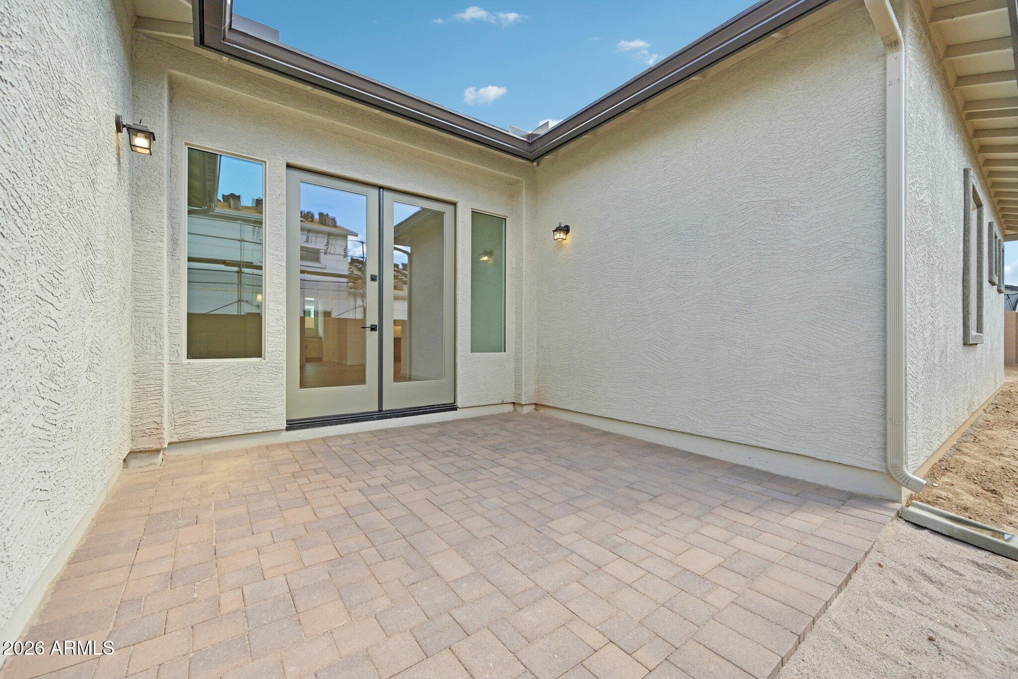 22913 E TWIN ACRES Drive