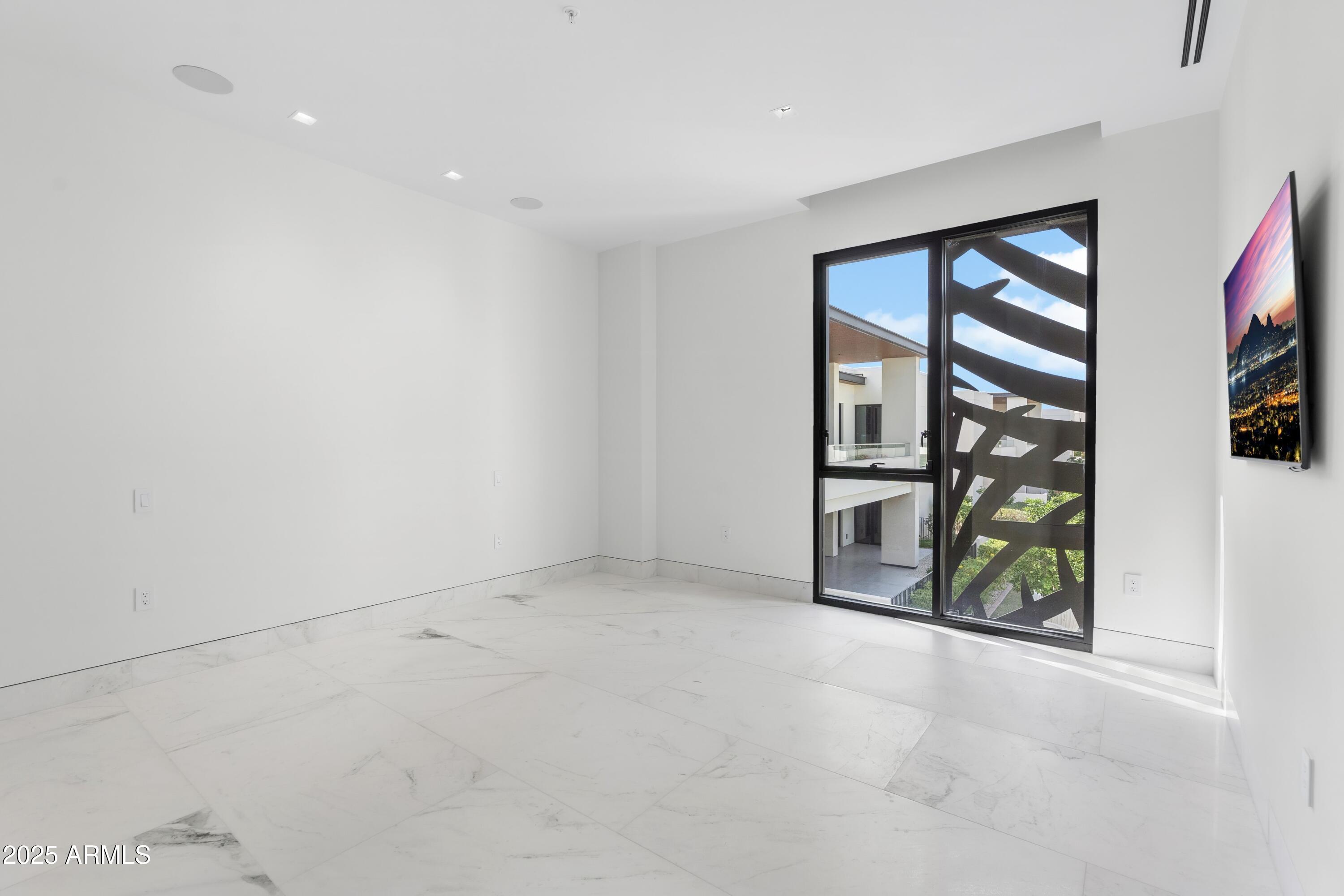 6587 N PALMERAIE Boulevard 2041