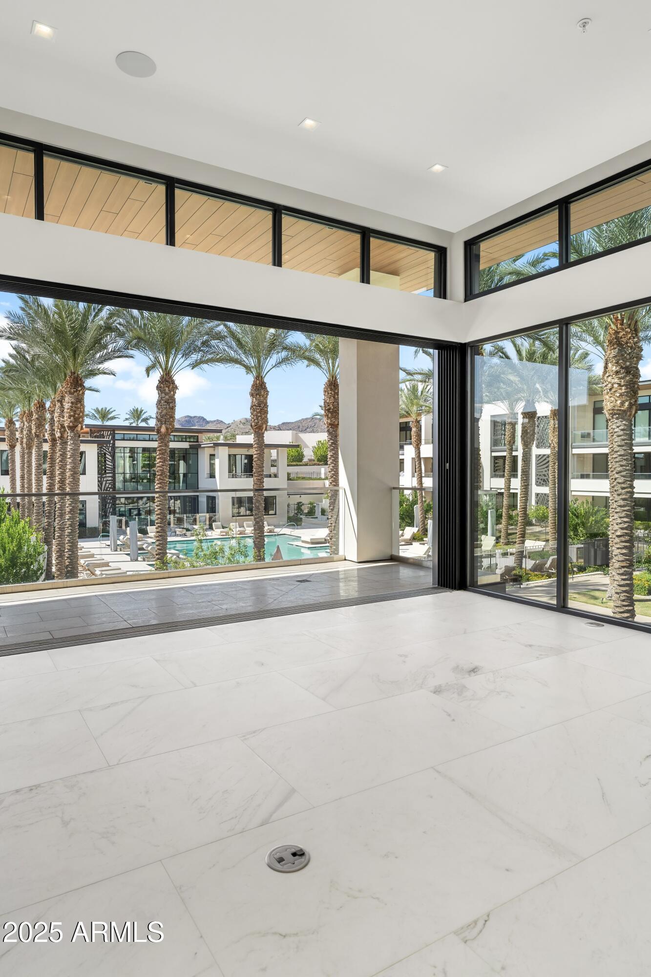 6587 N PALMERAIE Boulevard 2041