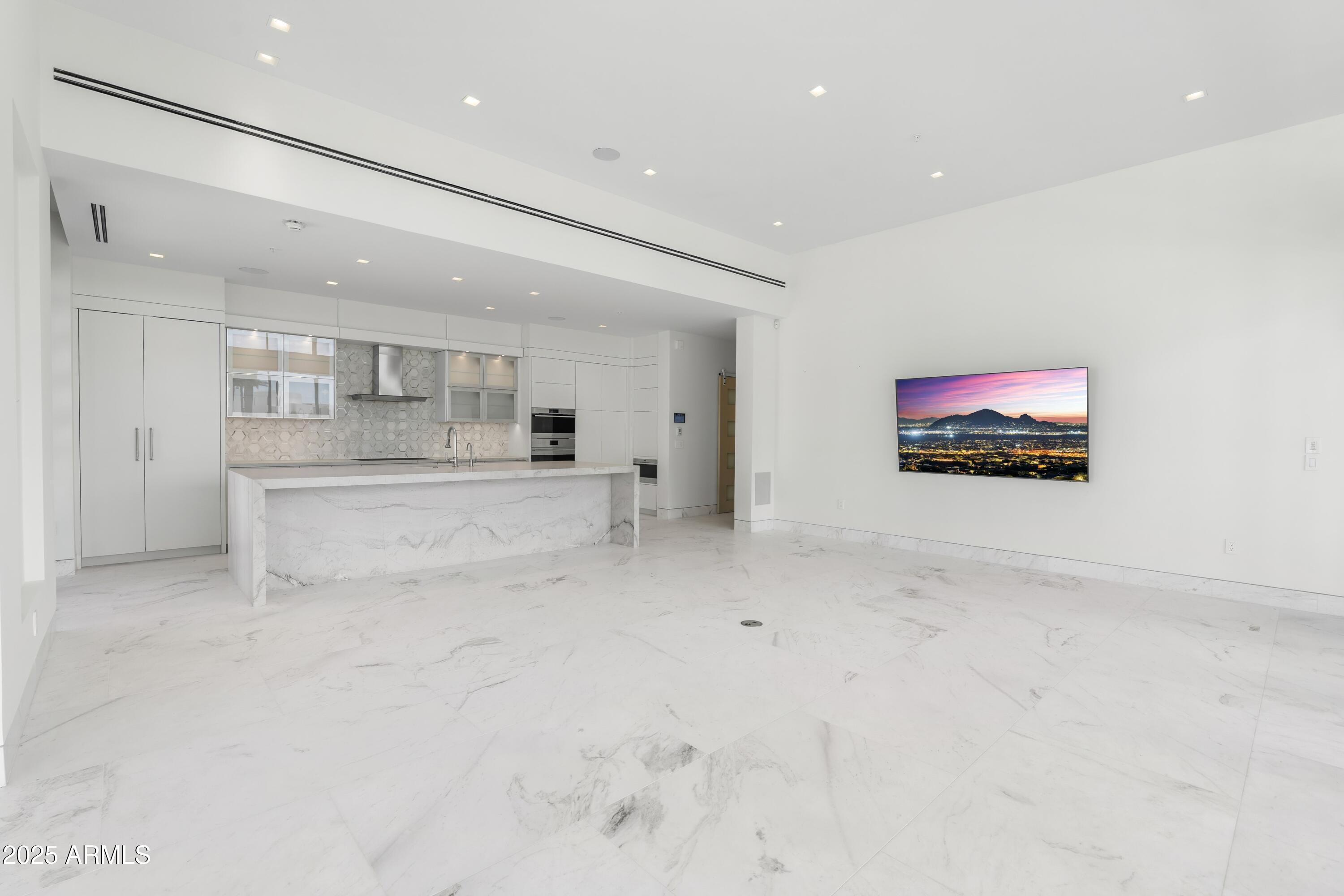 6587 N PALMERAIE Boulevard 2041