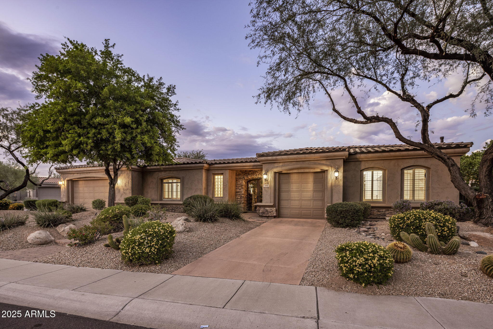 7846 E CANDELARIA Drive