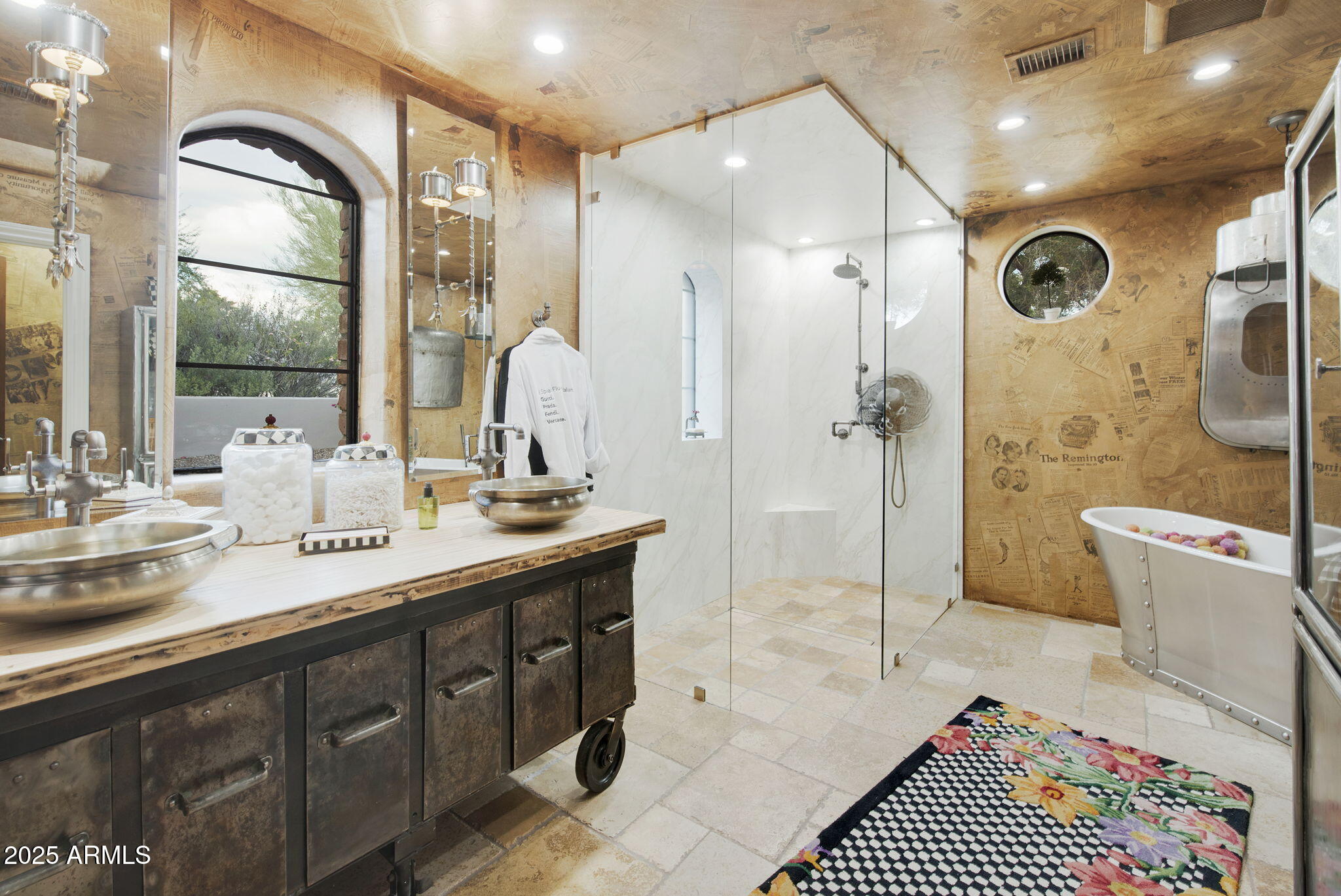5824 N 33RD Place N