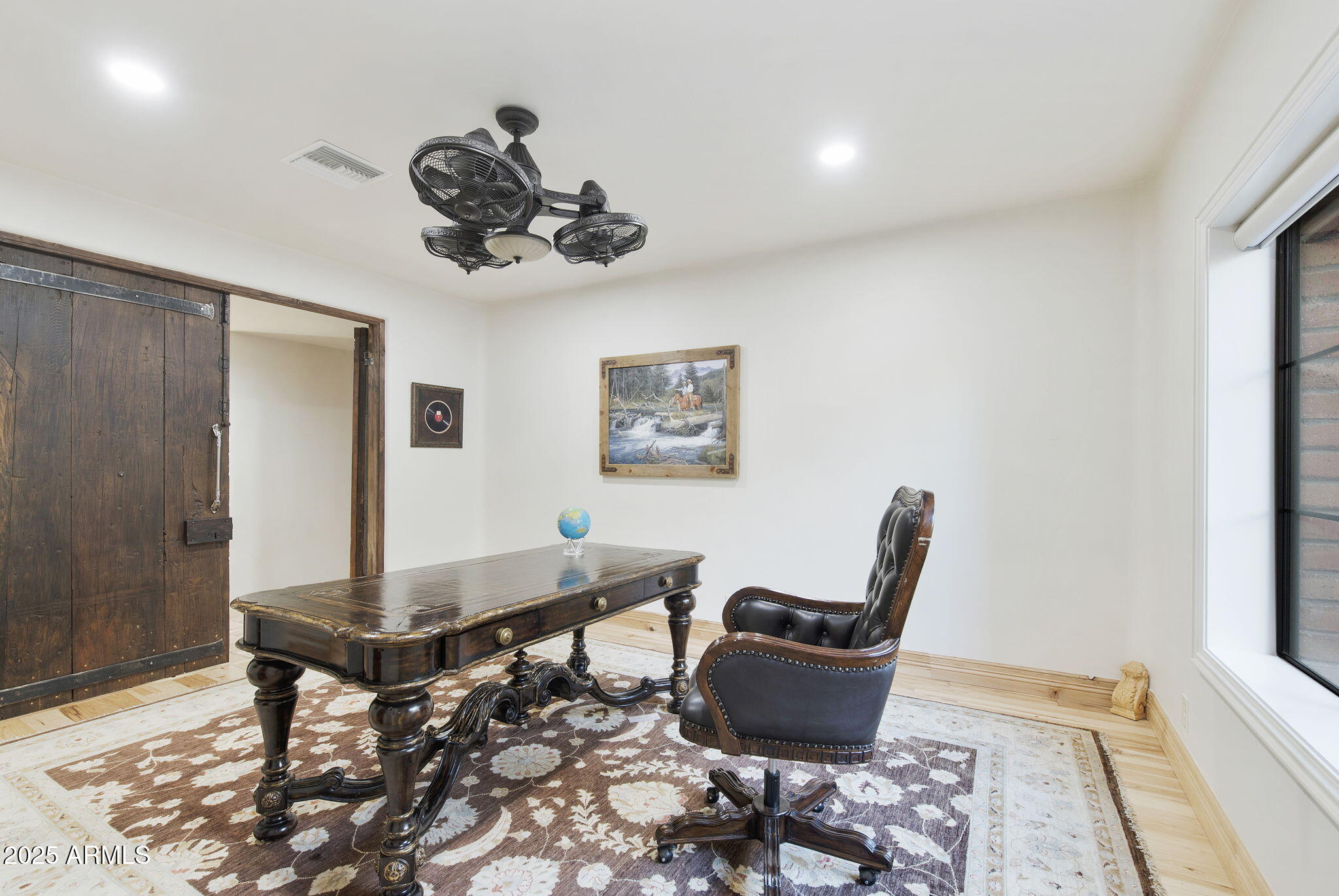 5824 N 33RD Place N