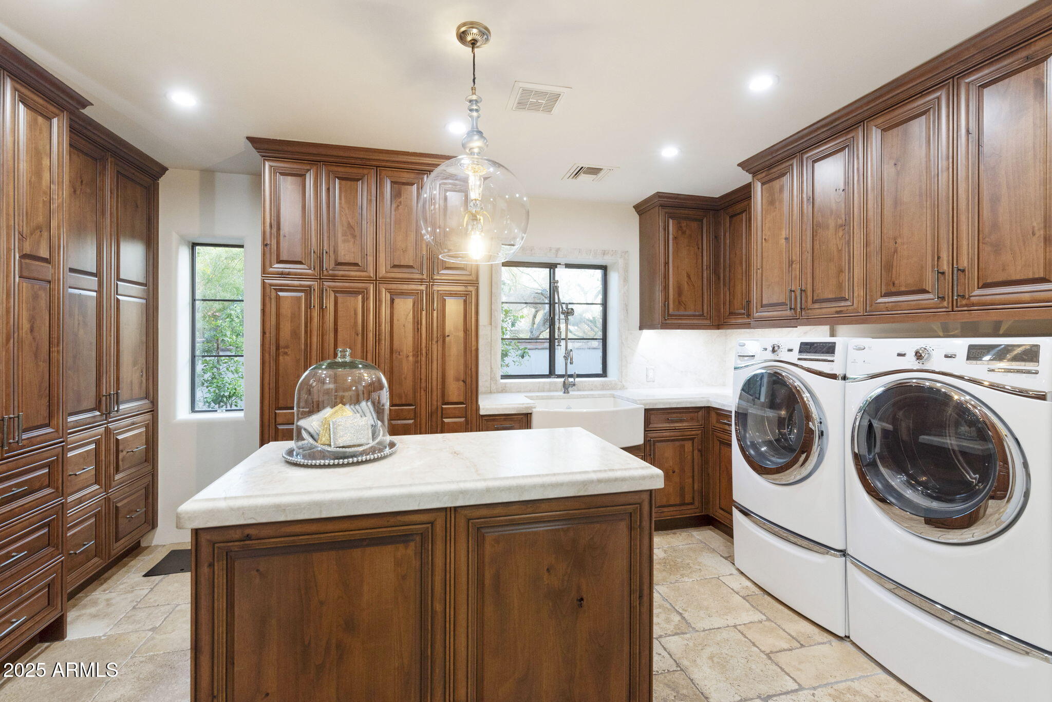 5824 N 33RD Place N