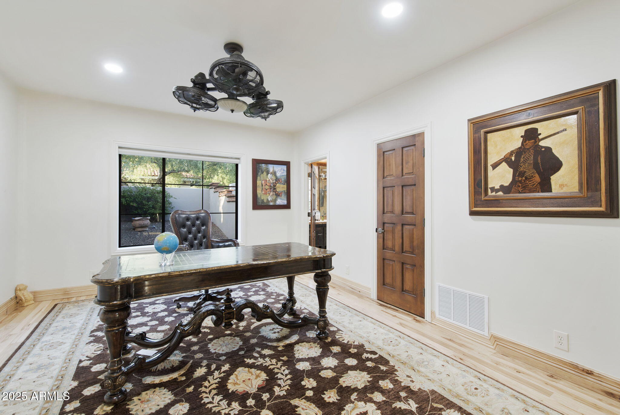 5824 N 33RD Place N