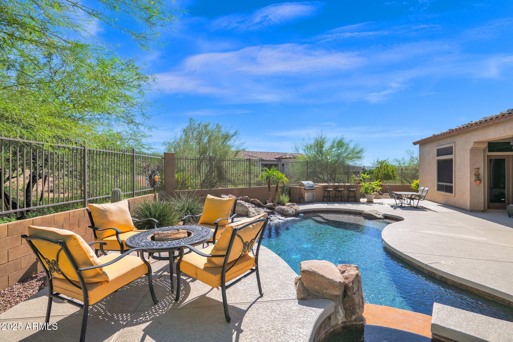 4207 N ARBOLES Circle