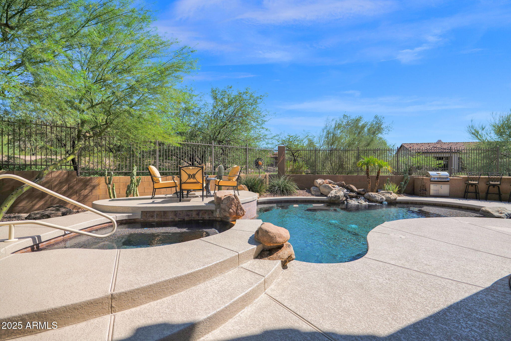 4207 N ARBOLES Circle