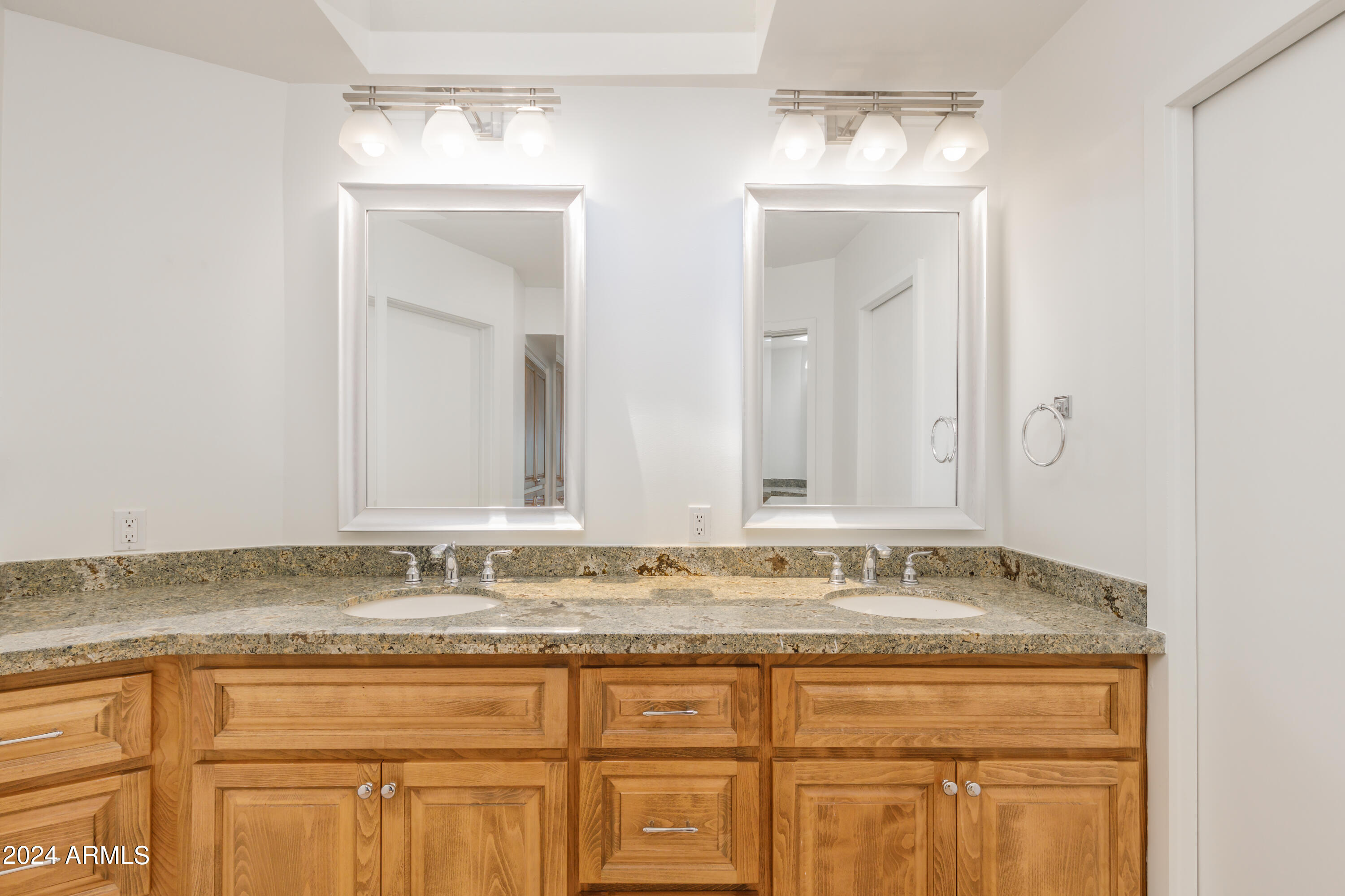 5101 N CASA BLANCA Drive 203