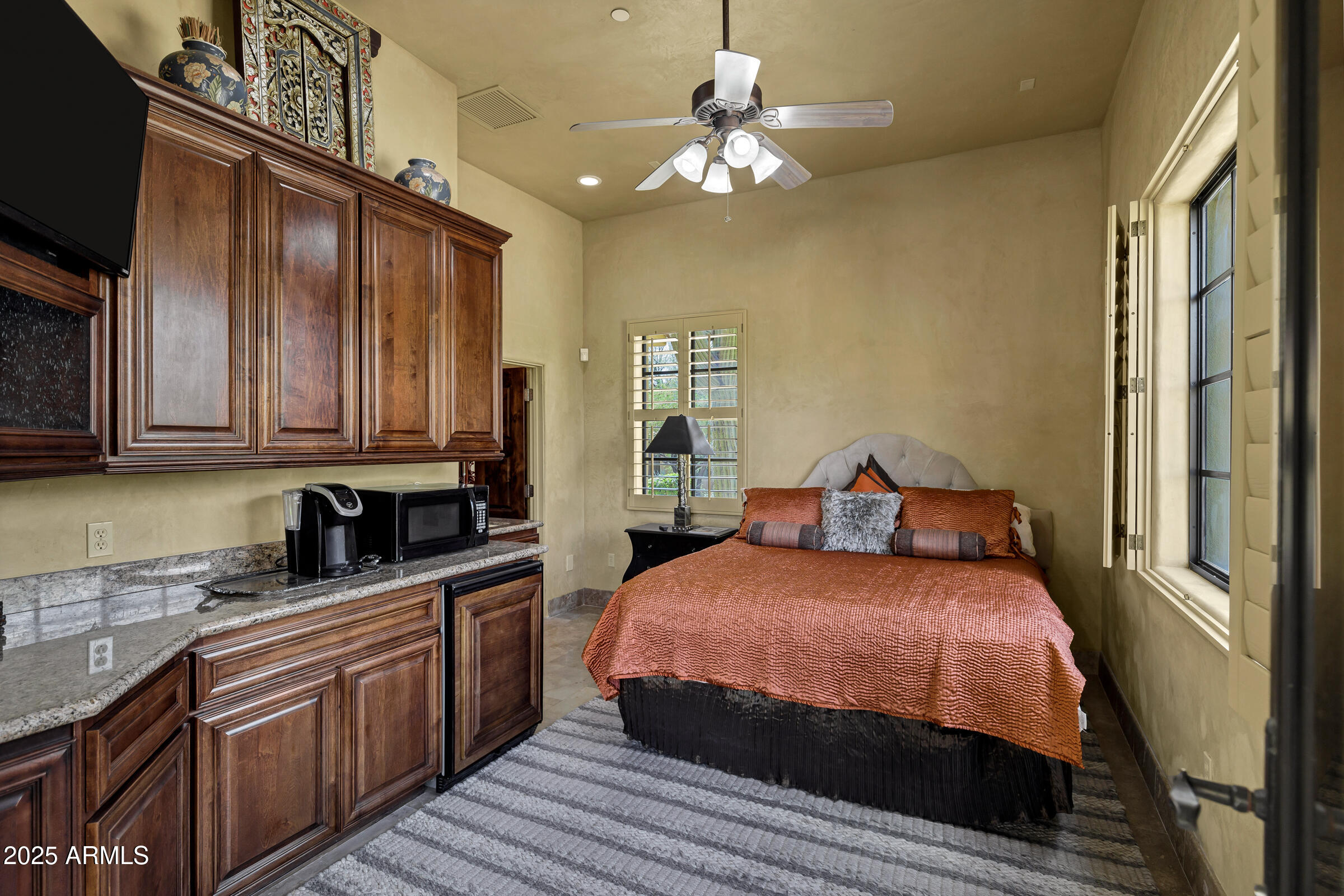 9290 E THOMPSON PEAK Parkway 409