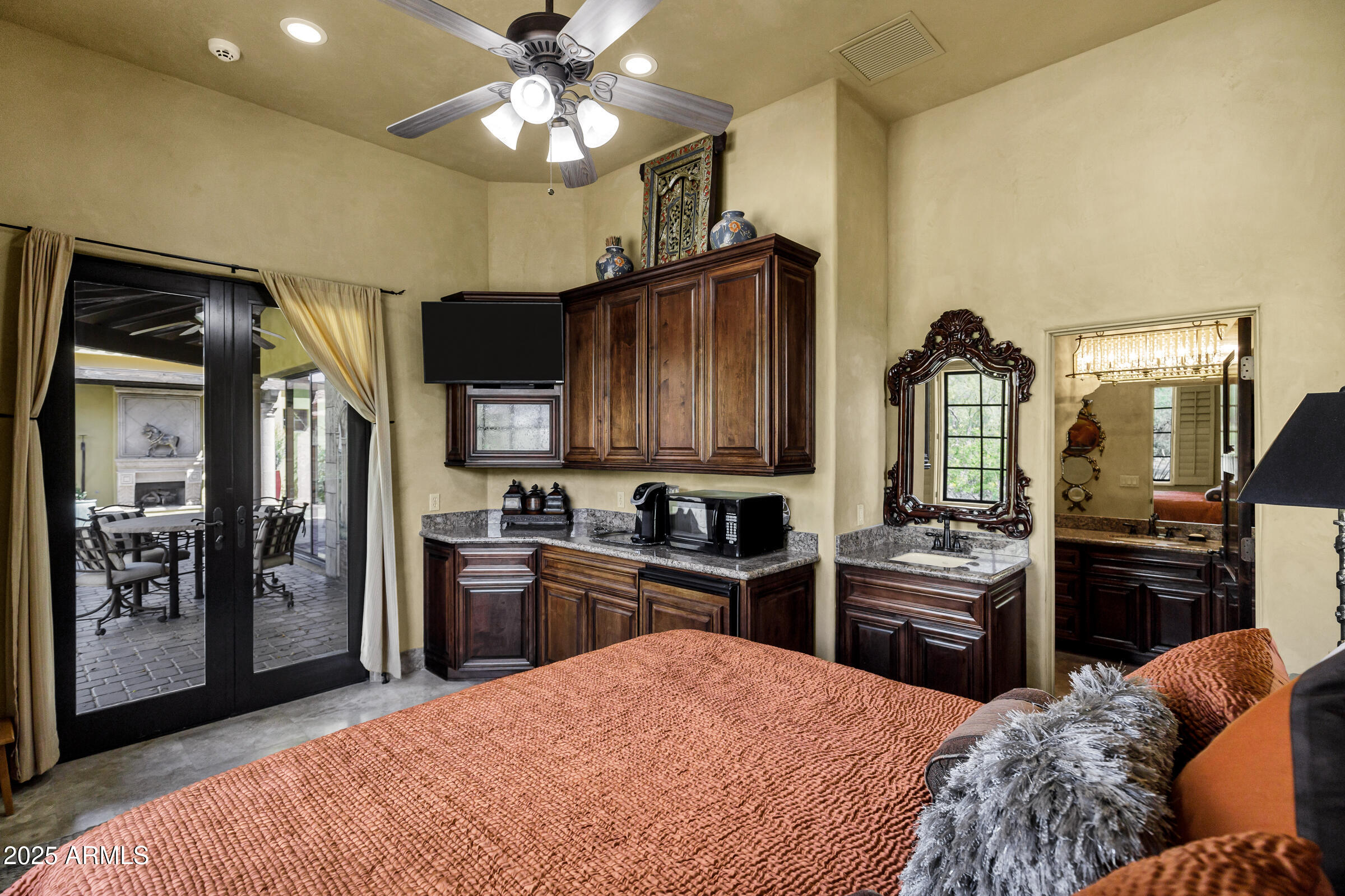 9290 E THOMPSON PEAK Parkway 409