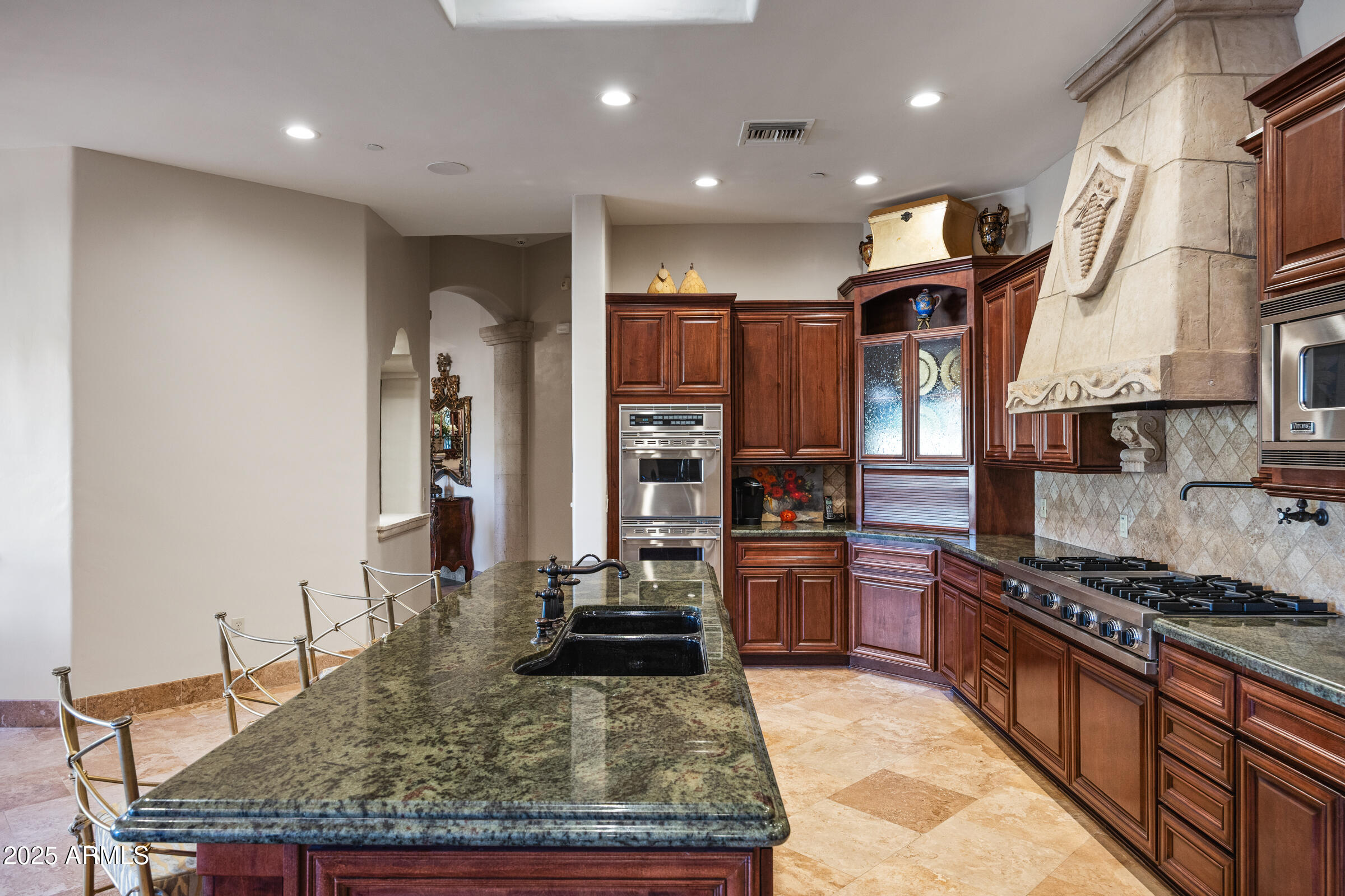 9290 E THOMPSON PEAK Parkway 409