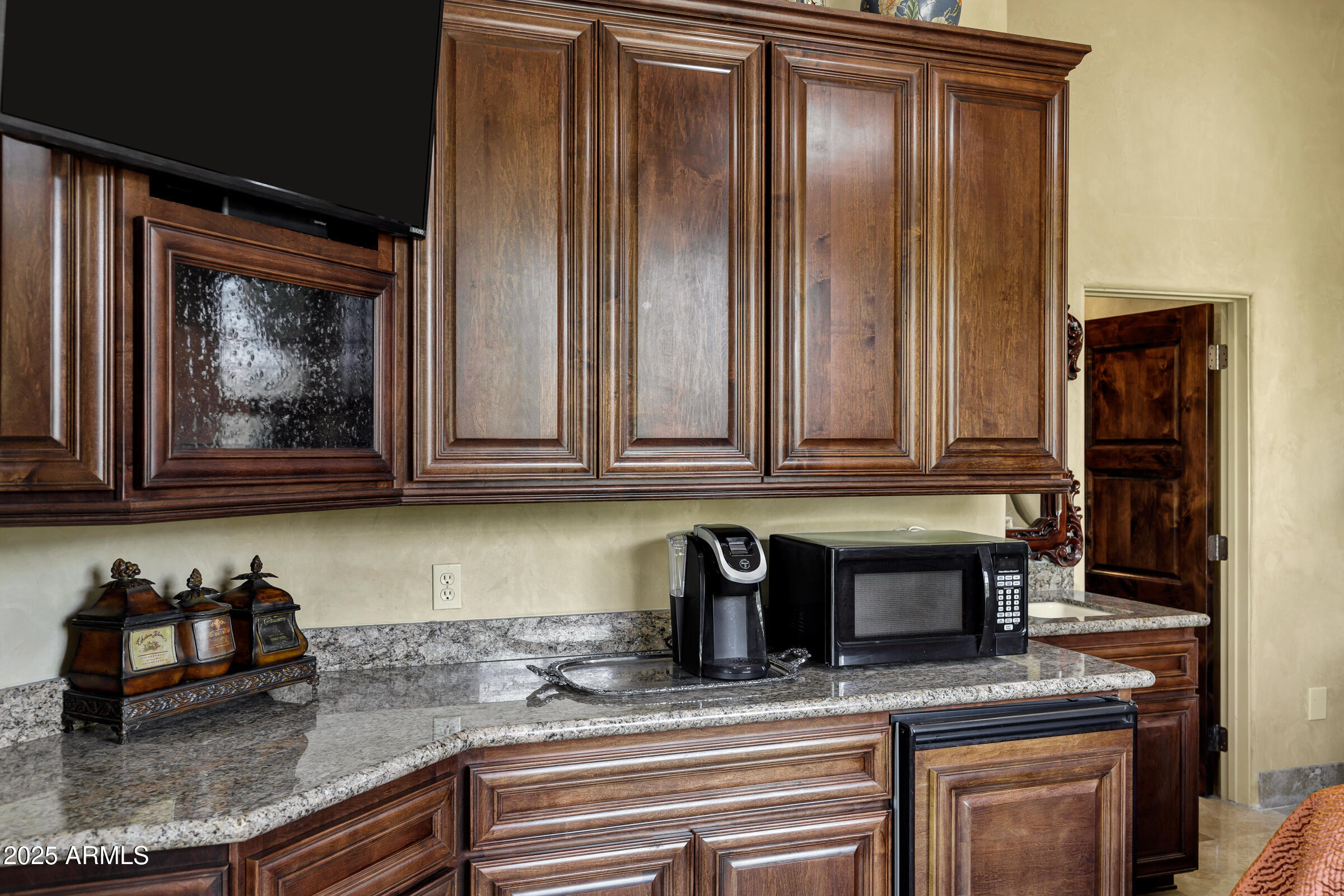 9290 E THOMPSON PEAK Parkway 409