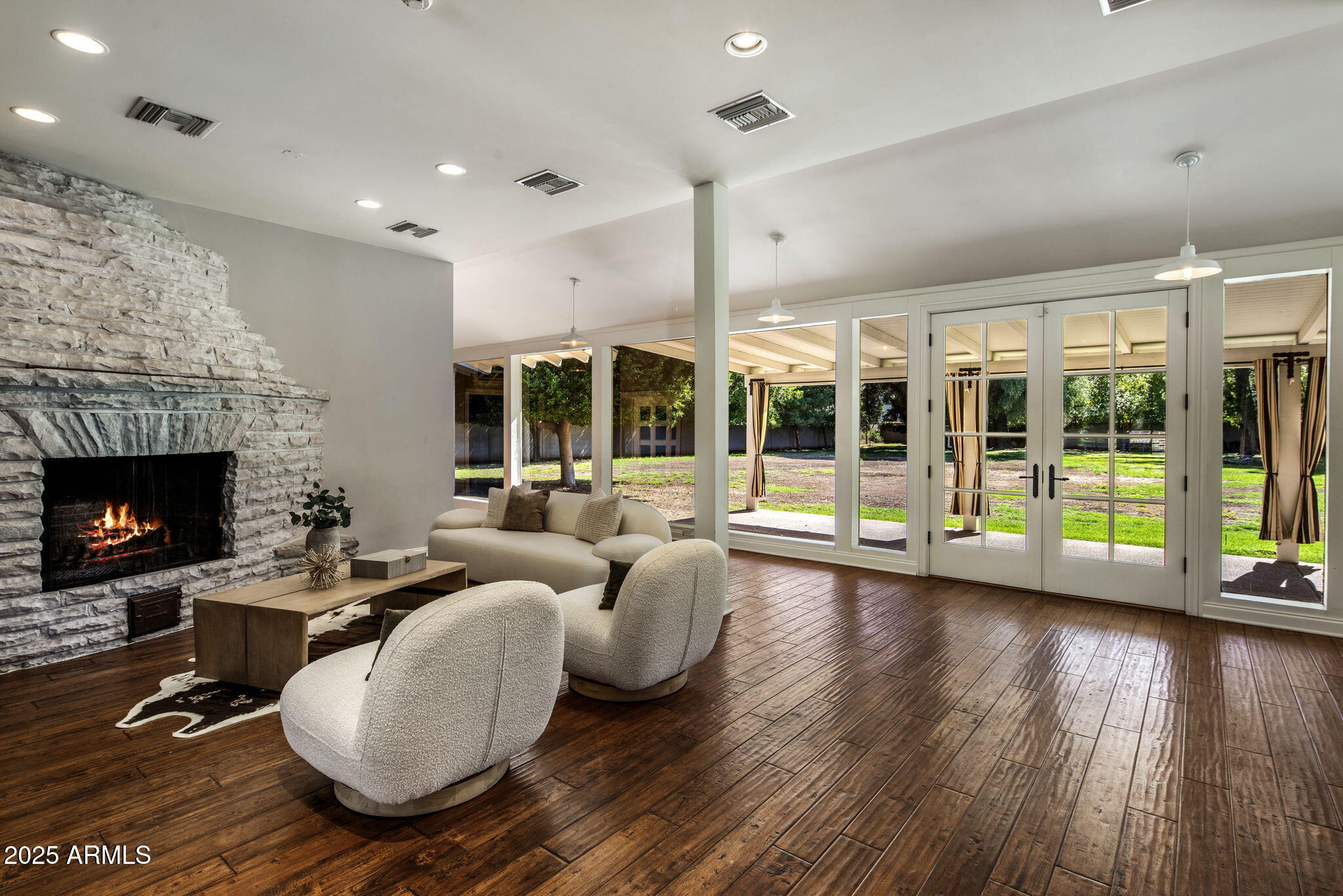 525 W Berridge Lane