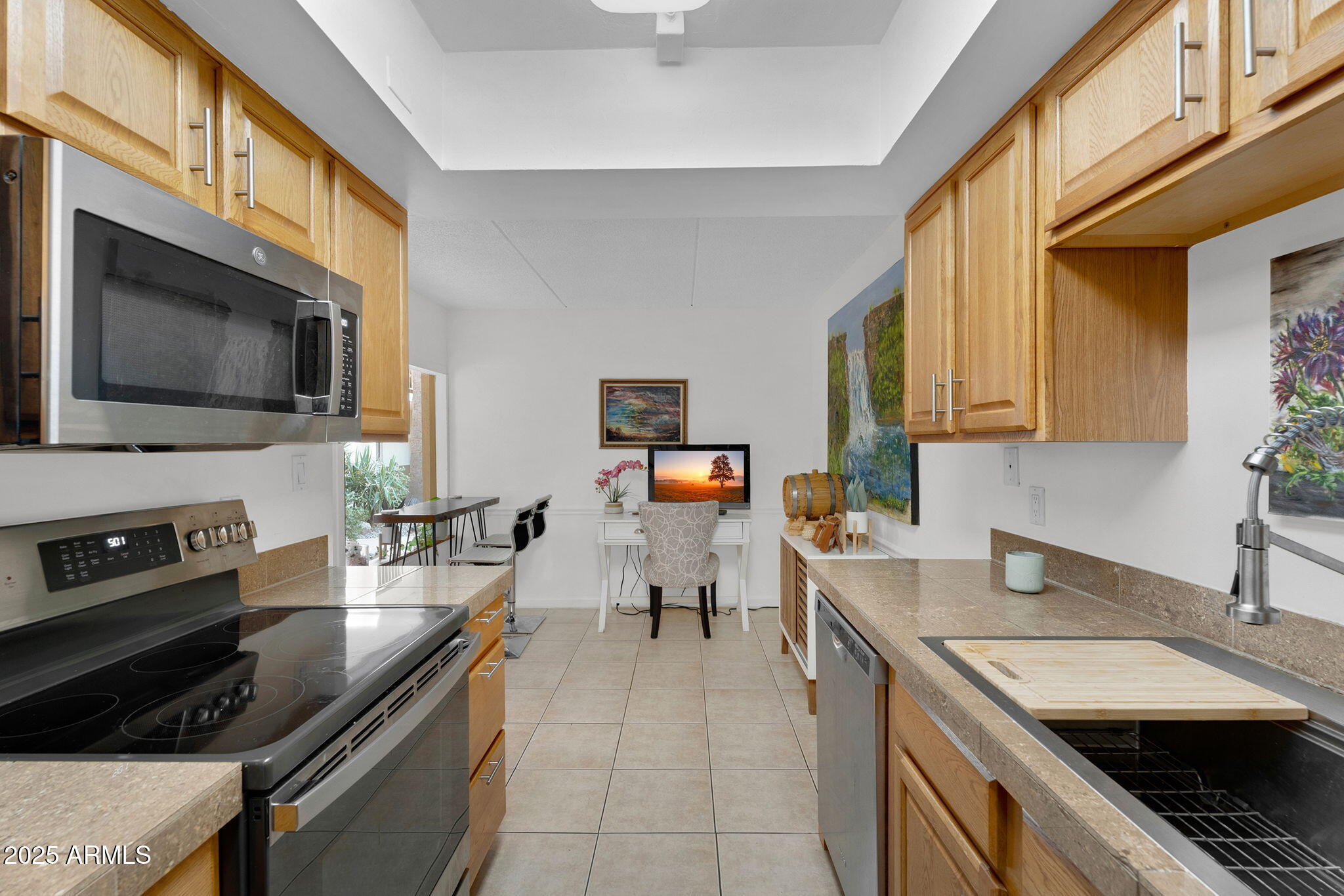 3030 E CLARENDON Avenue 6