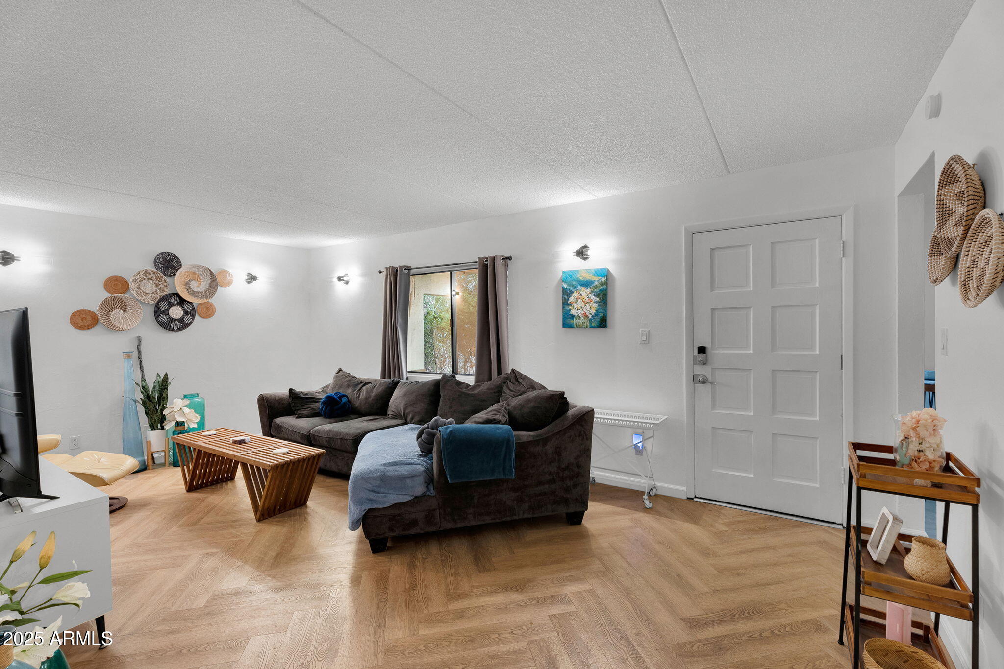 3030 E CLARENDON Avenue 6