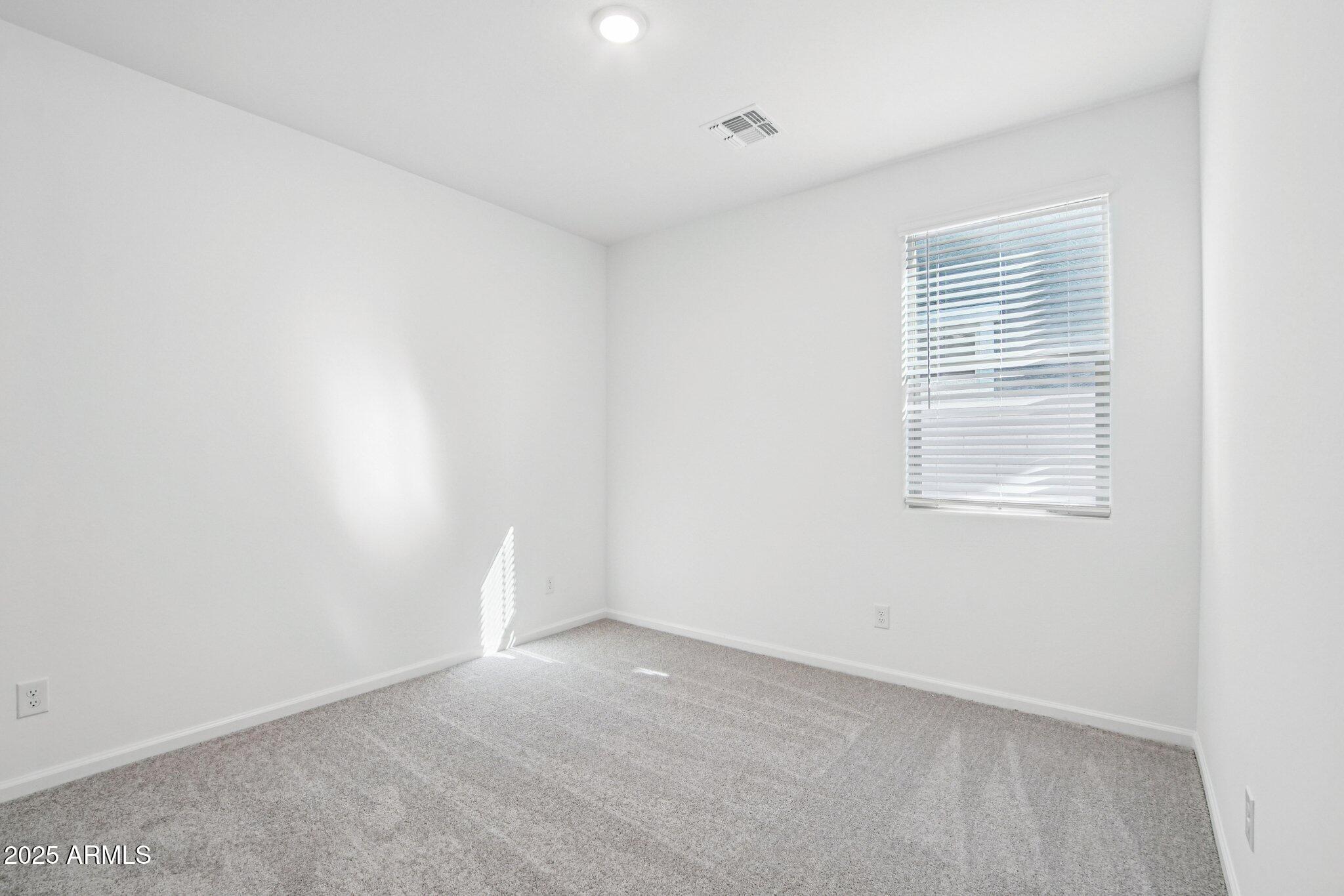 9616 W TAMARISK Avenue