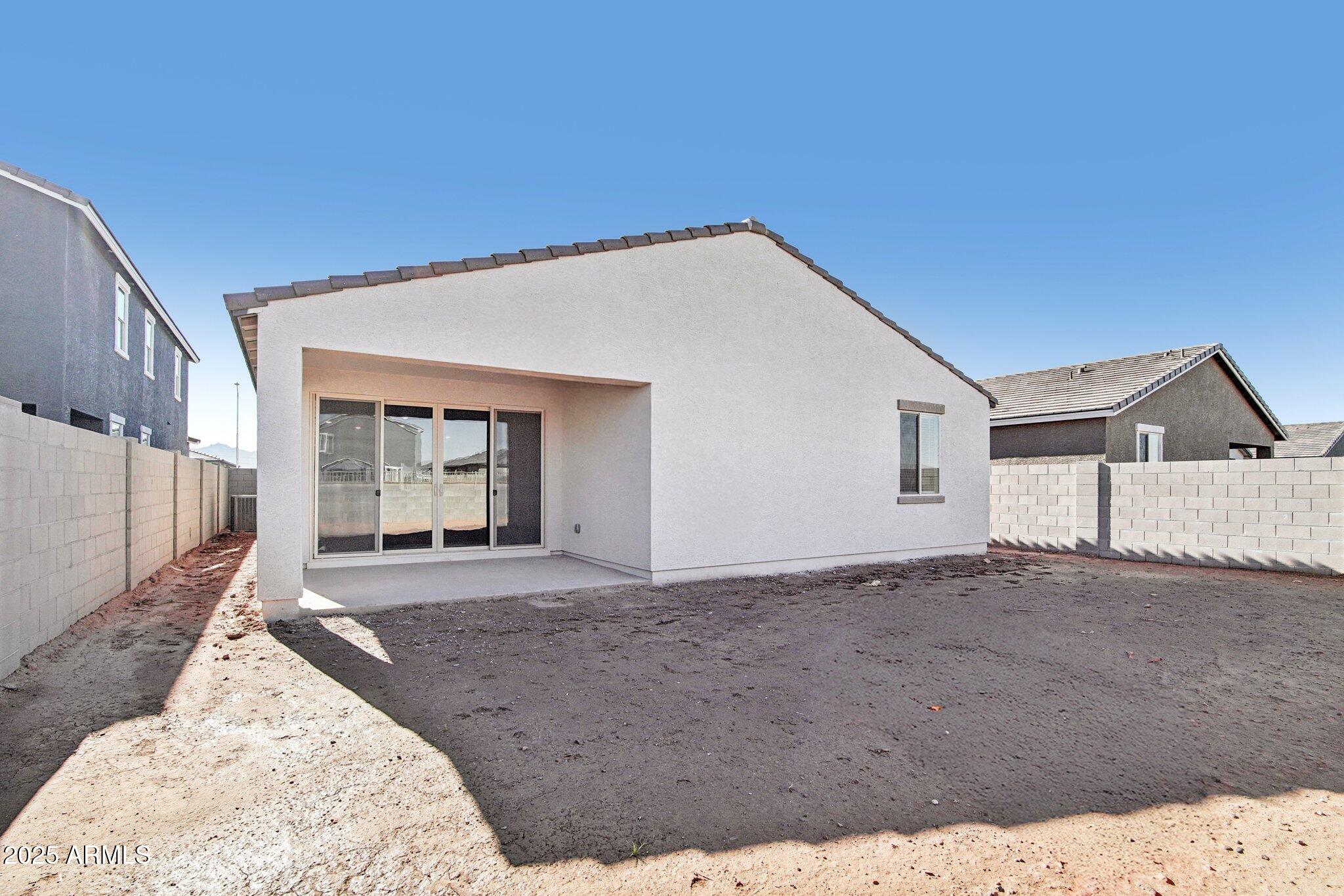 9616 W TAMARISK Avenue