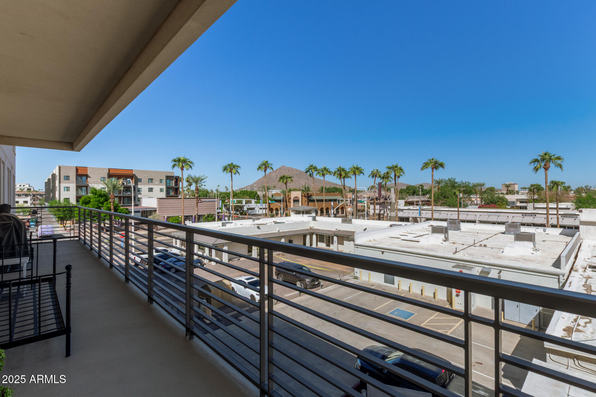 3801 N GOLDWATER Boulevard, 302