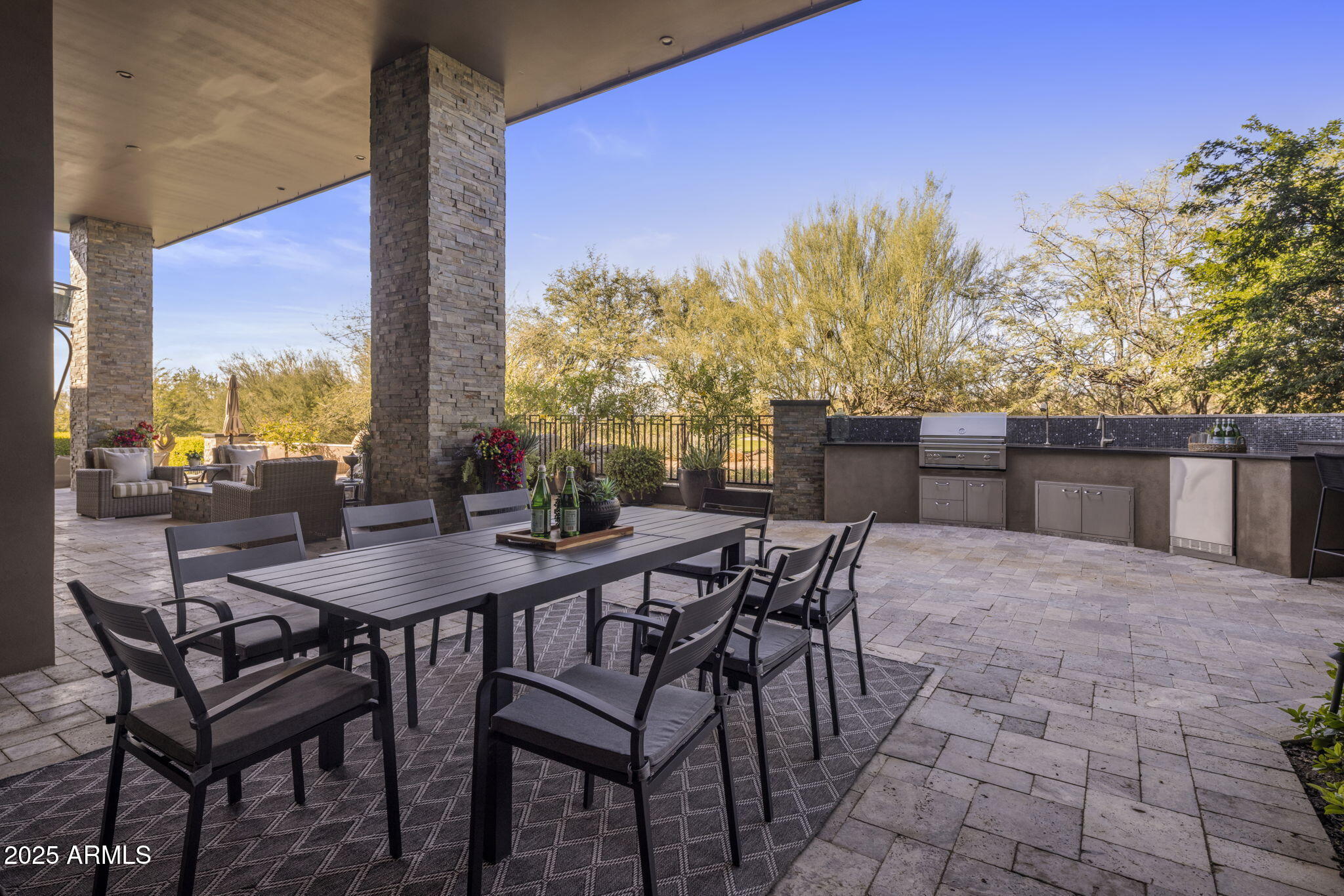 10284 E RUNNING DEER Trail