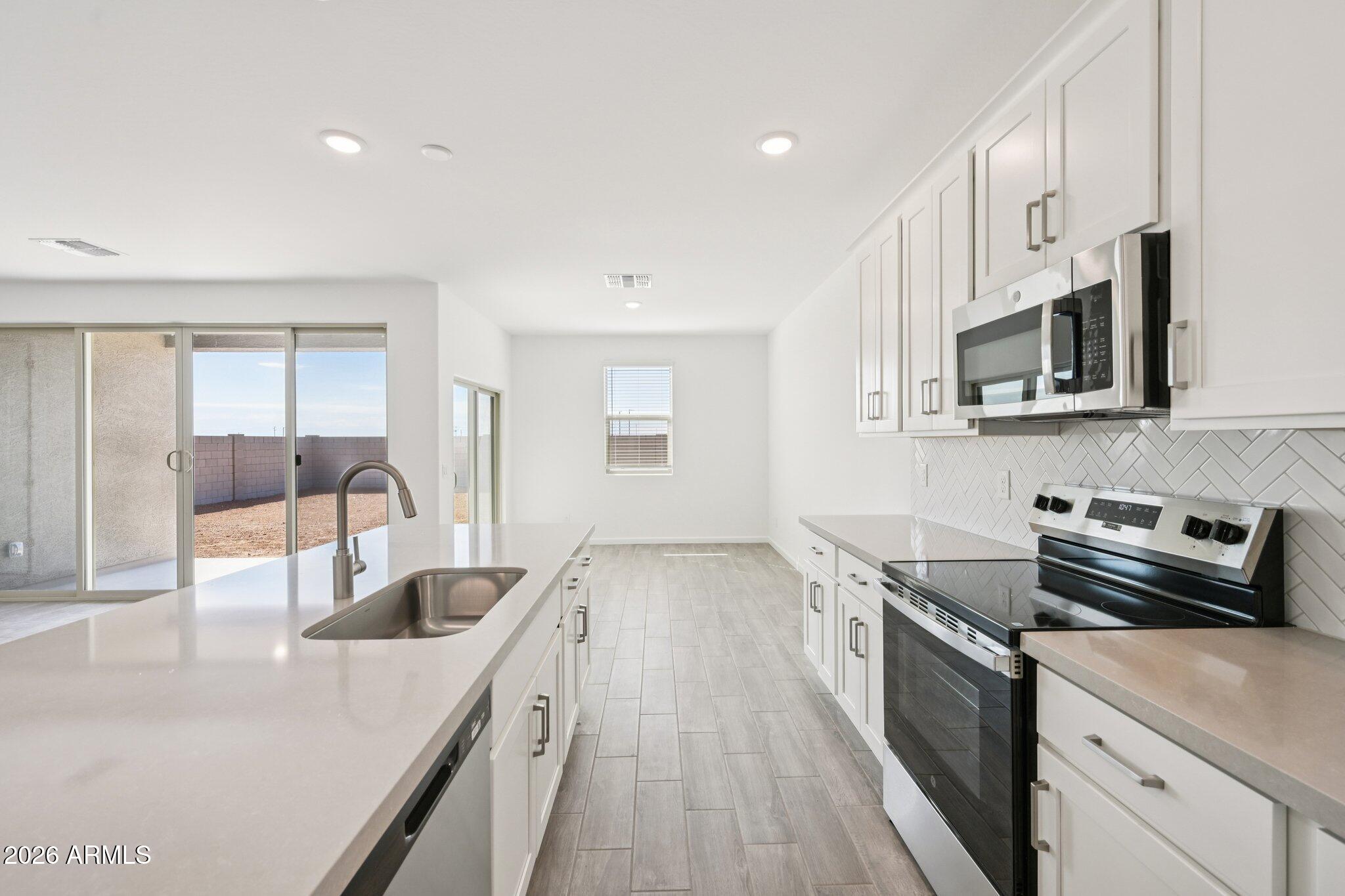 18247 W CAMINO DE ORO