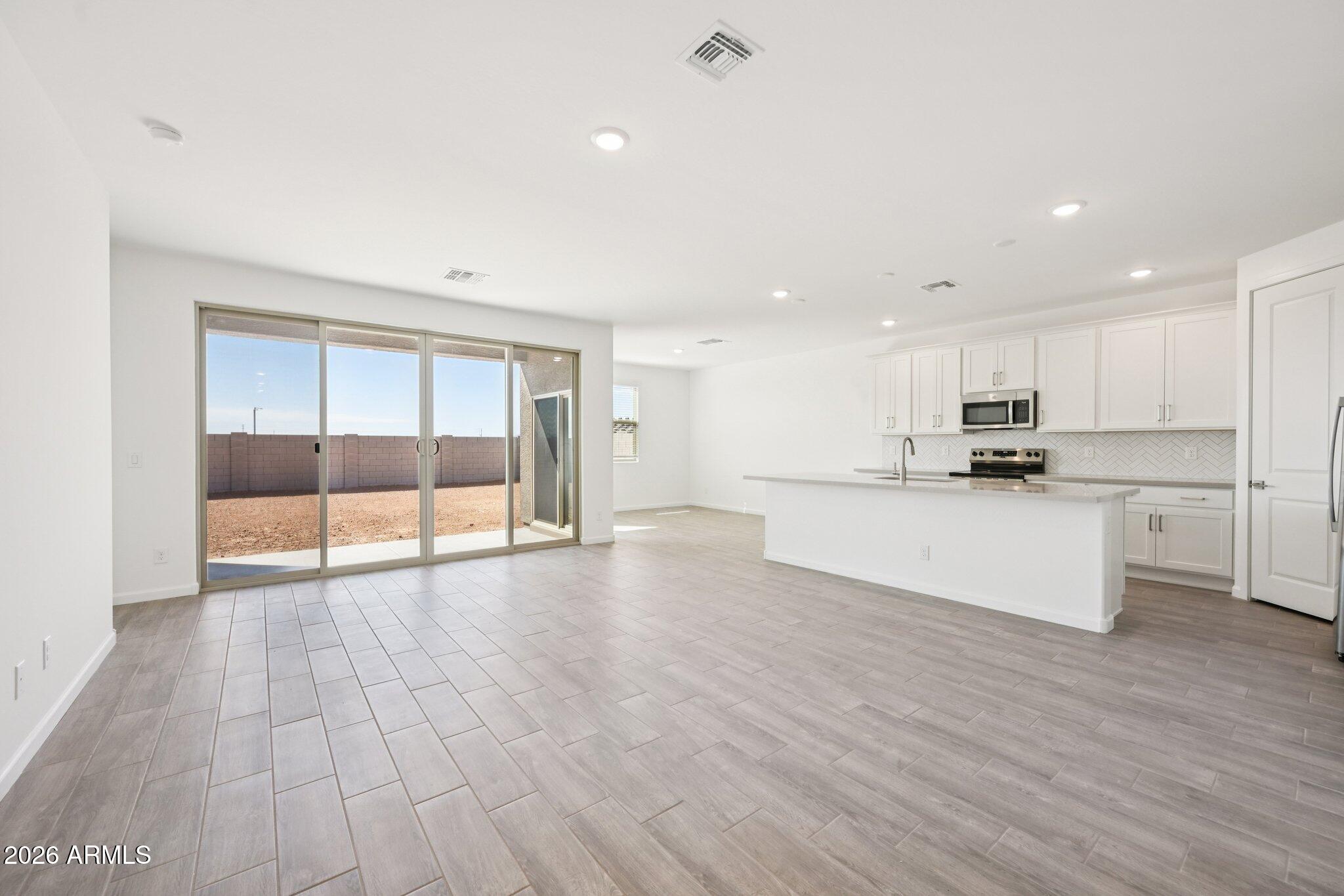 18247 W CAMINO DE ORO