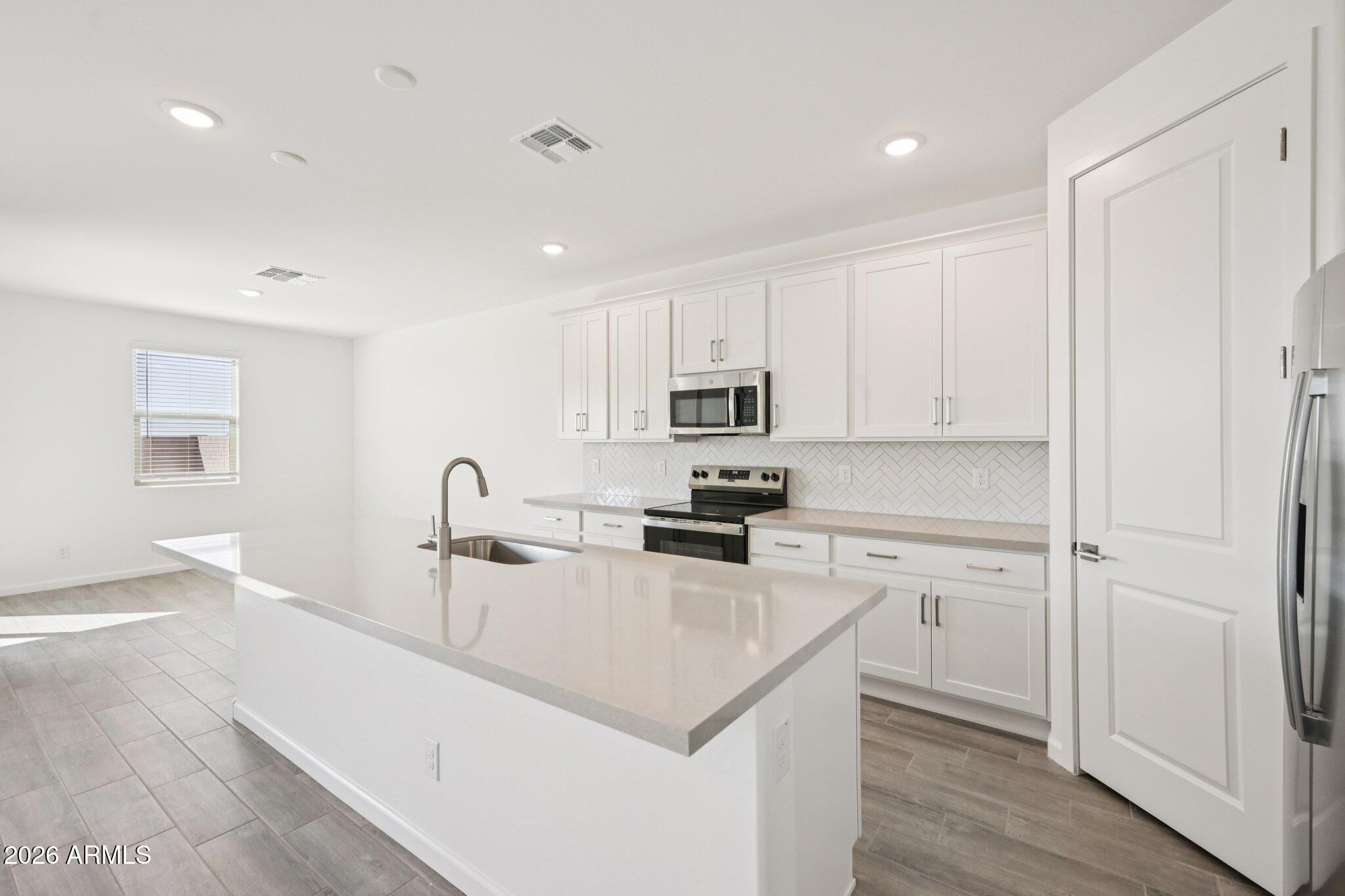 18247 W CAMINO DE ORO