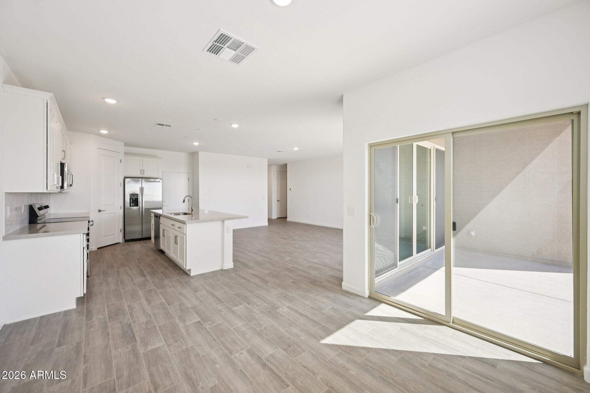18247 W CAMINO DE ORO