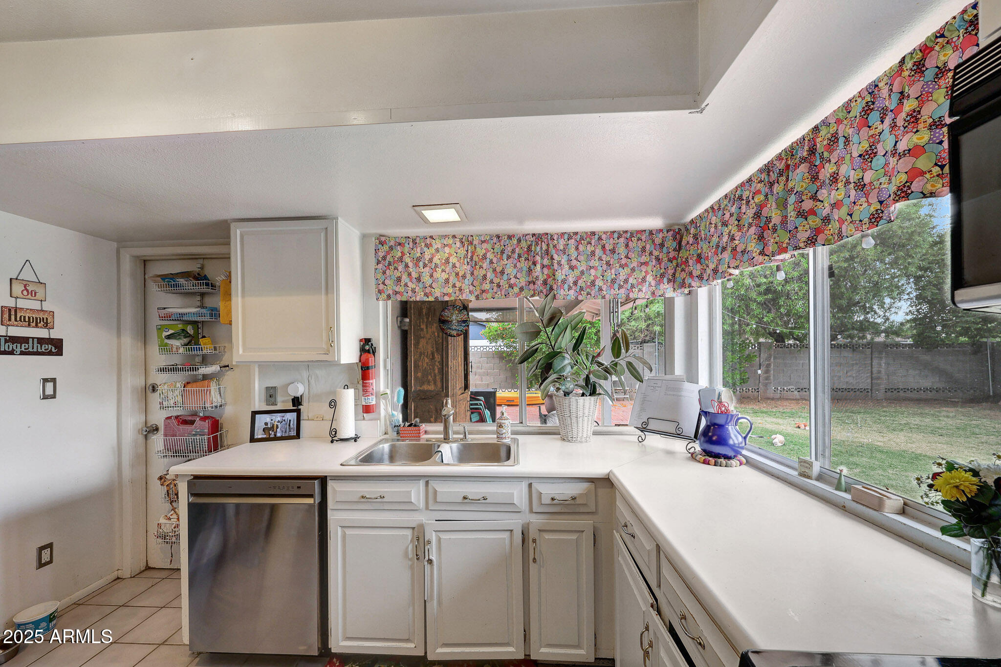 2802 E CHERYL Drive