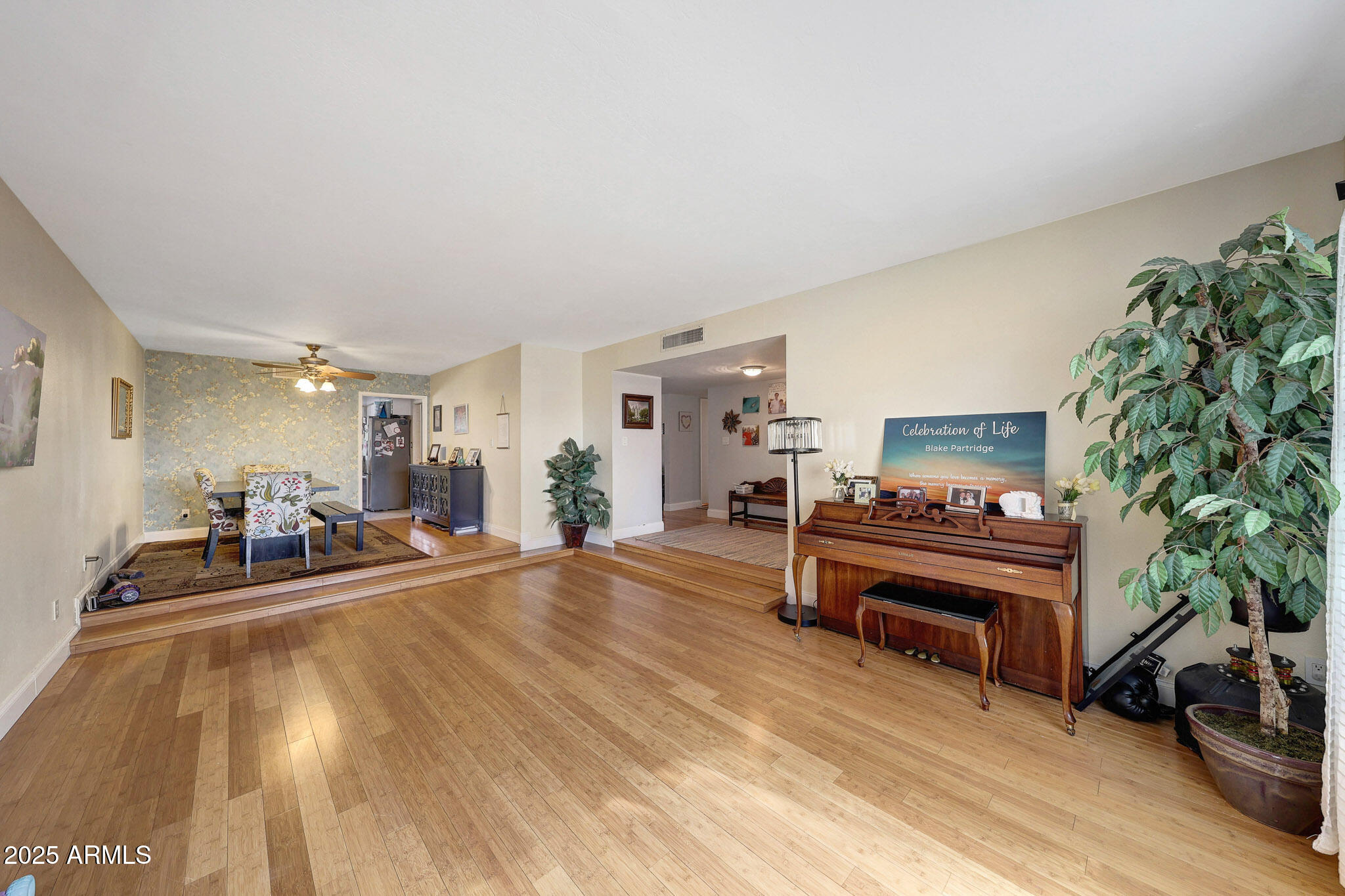 2802 E CHERYL Drive