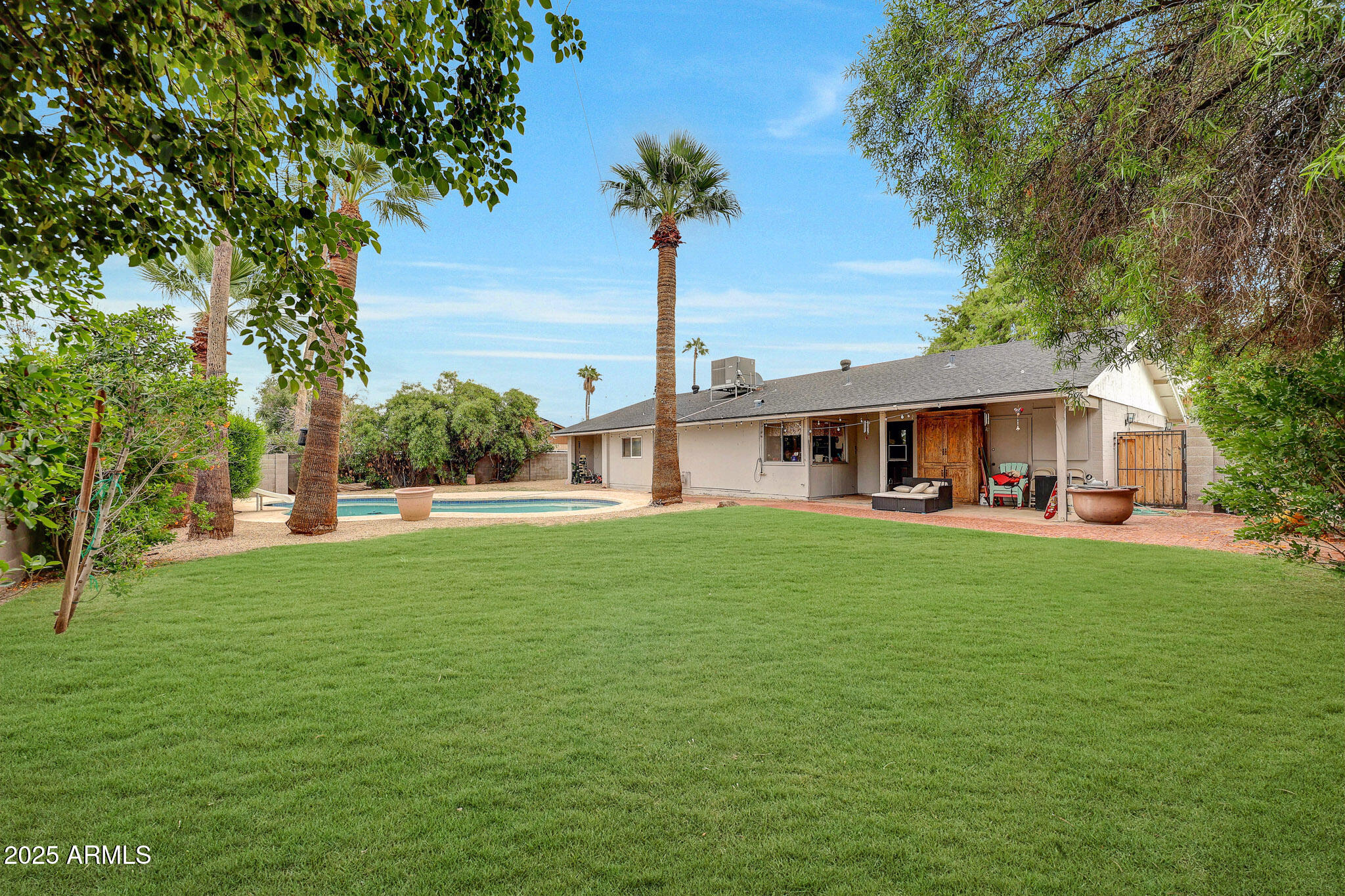 2802 E CHERYL Drive