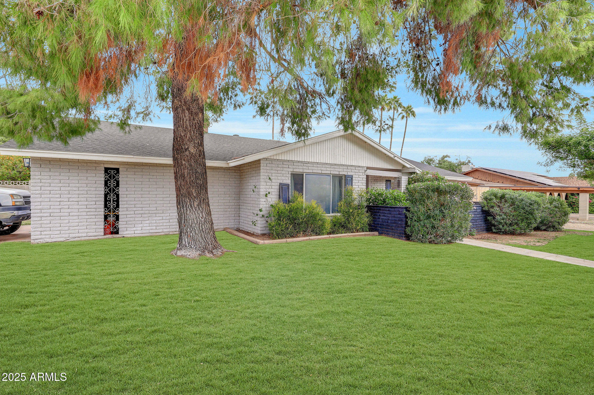 2802 E CHERYL Drive