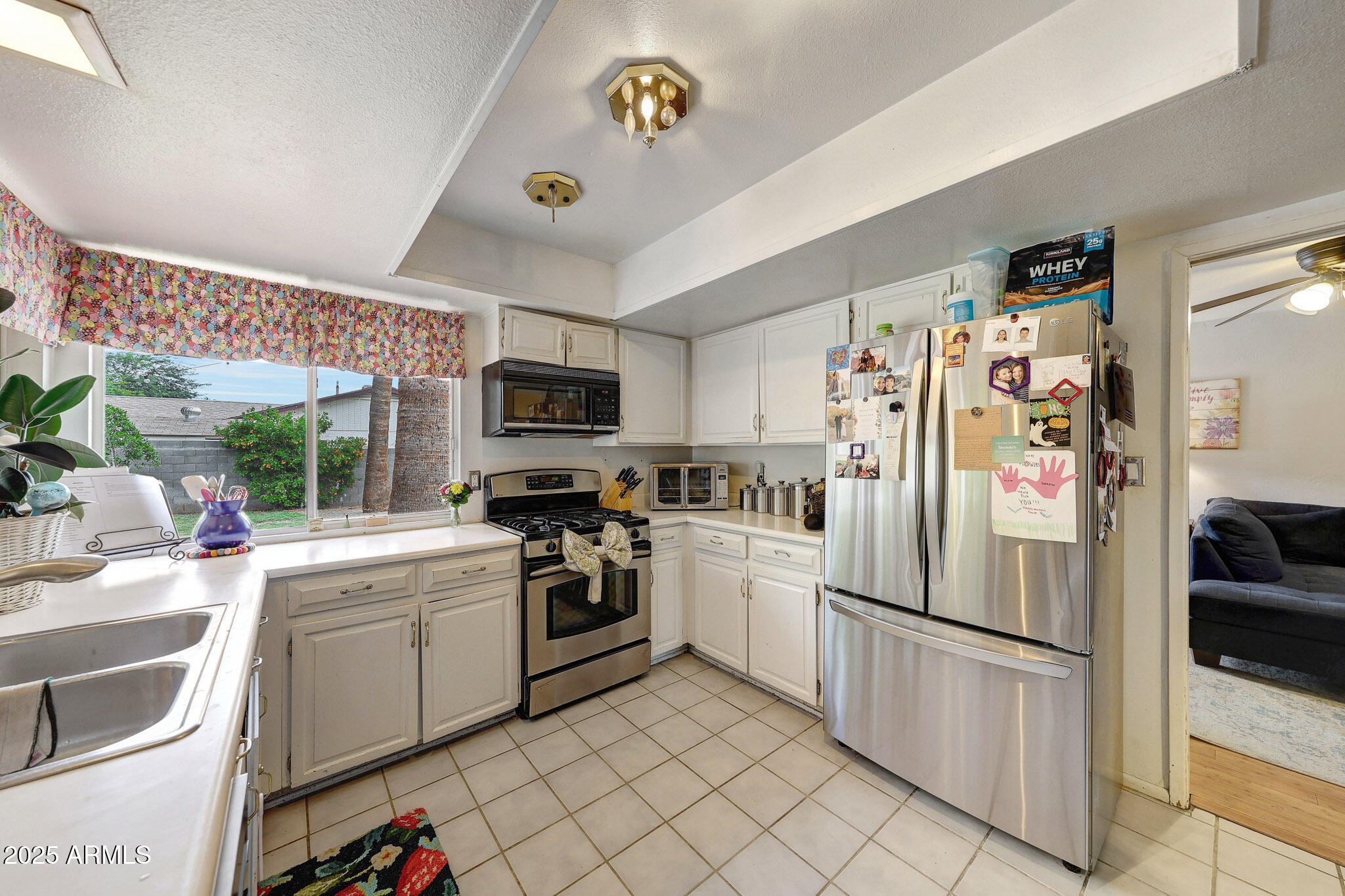 2802 E CHERYL Drive