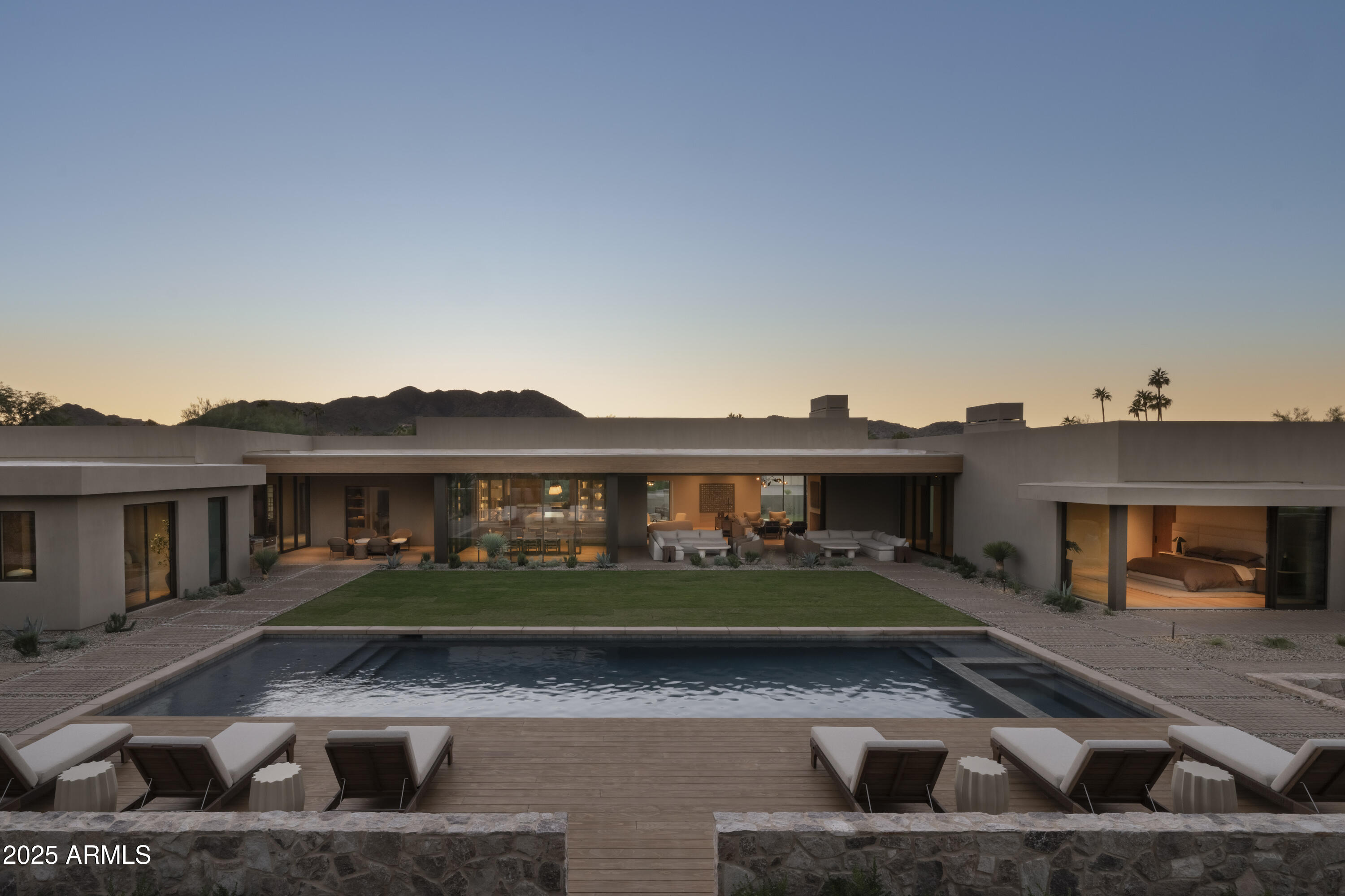 8631 N AVENIDA DEL SOL