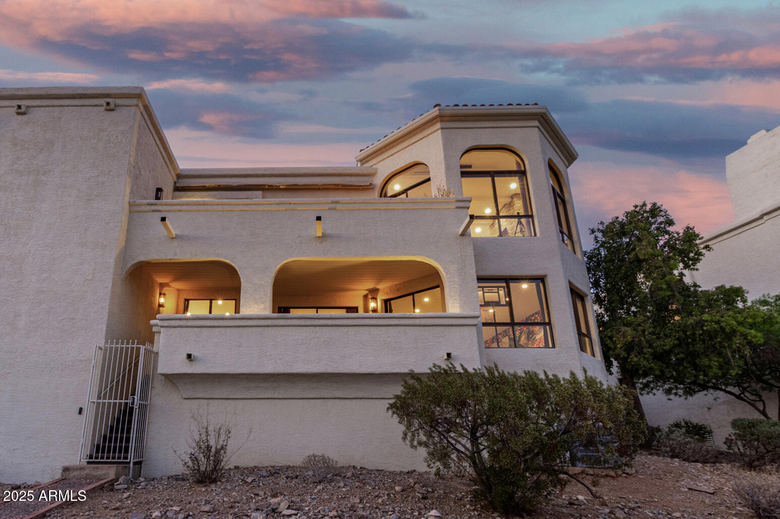 3800 E LINCOLN Drive 23