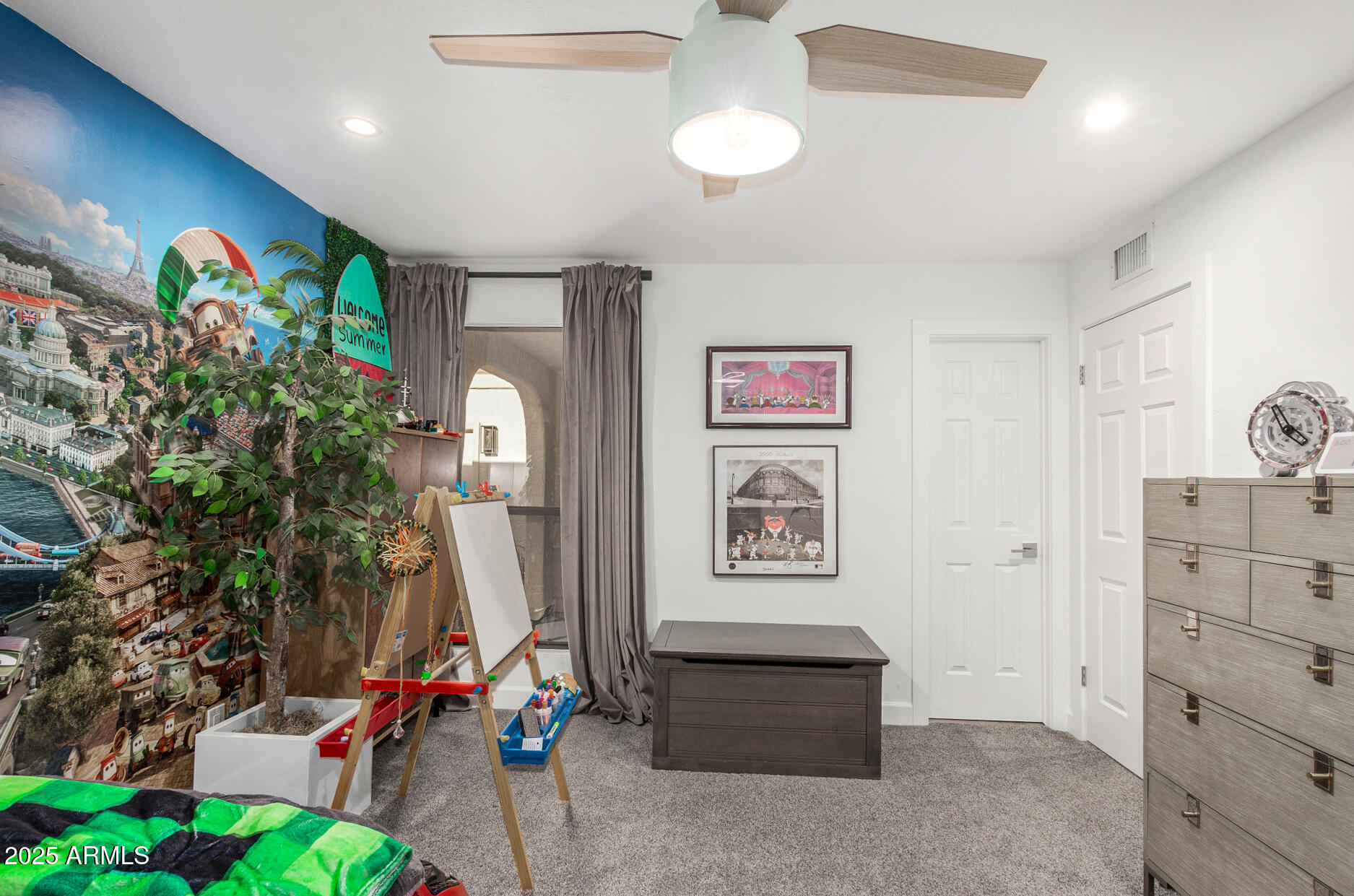 3800 E LINCOLN Drive 23