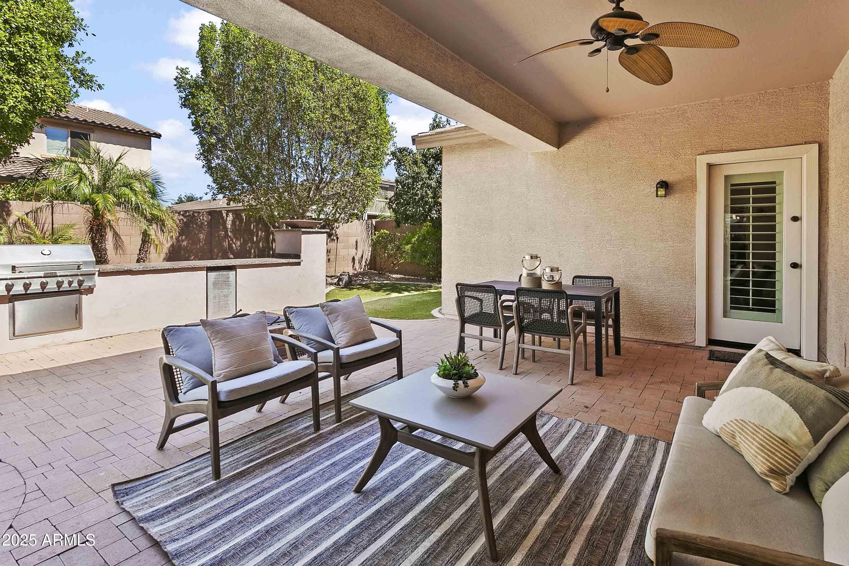 2736 E Sourwood Drive