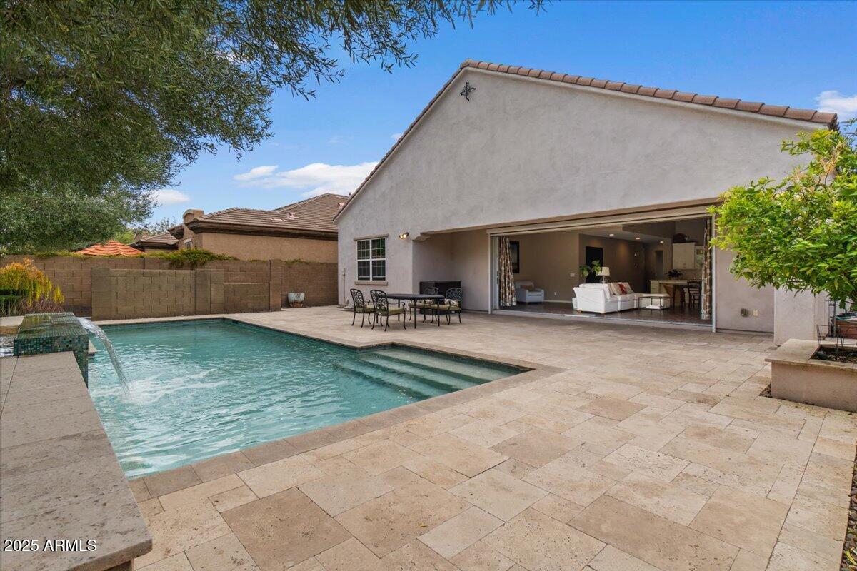 2926 E MINNEZONA Avenue