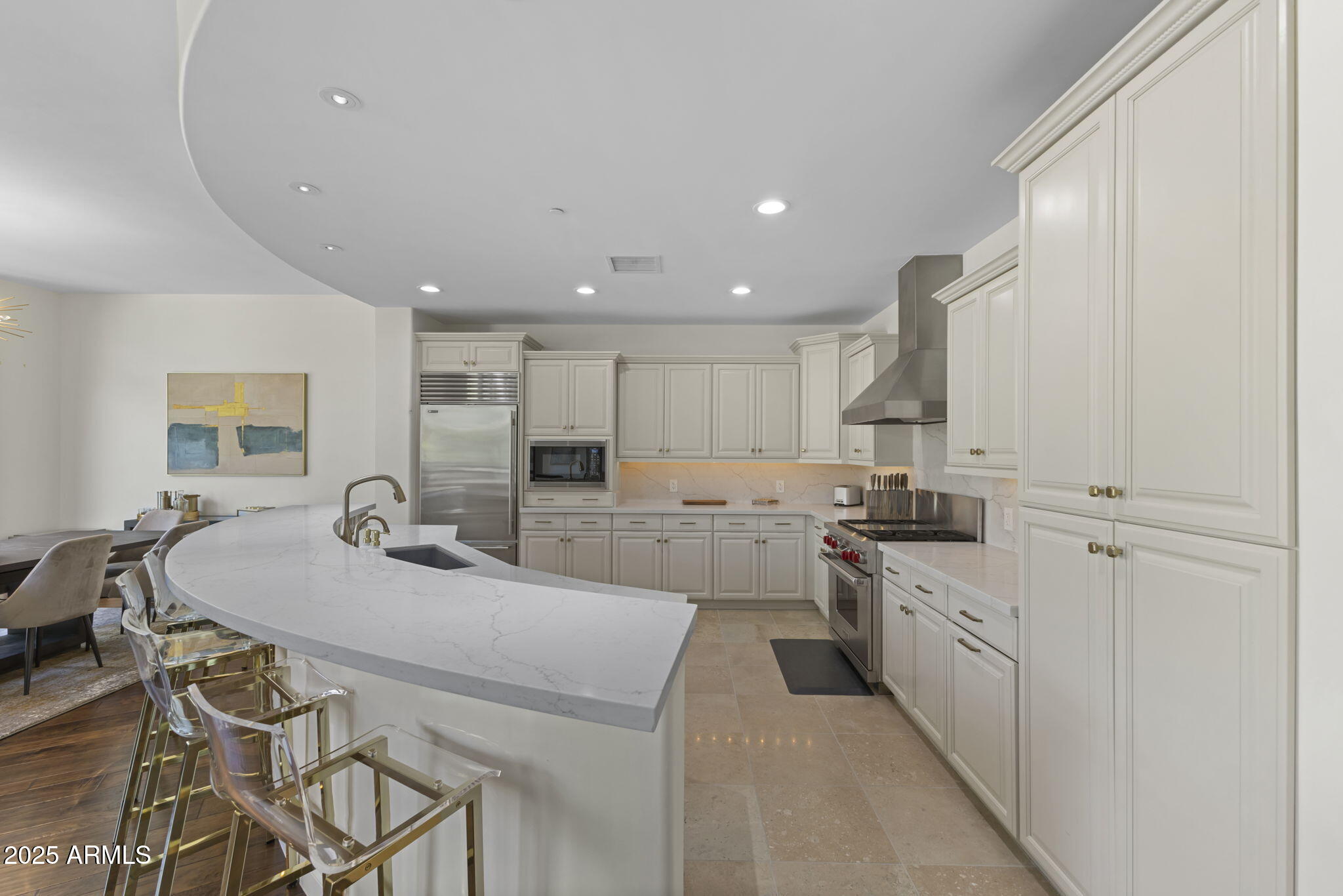 8 E BILTMORE Estate 215