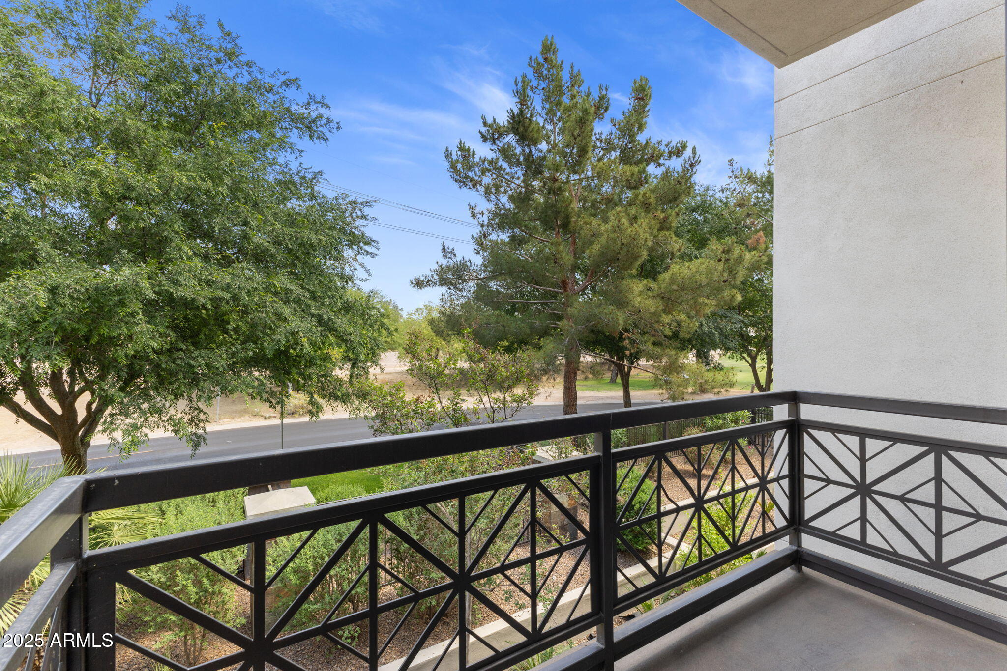 8 E BILTMORE Estate 215