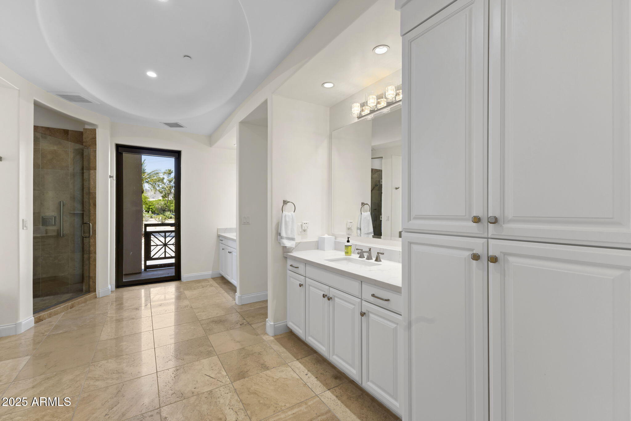 8 E BILTMORE Estate 215