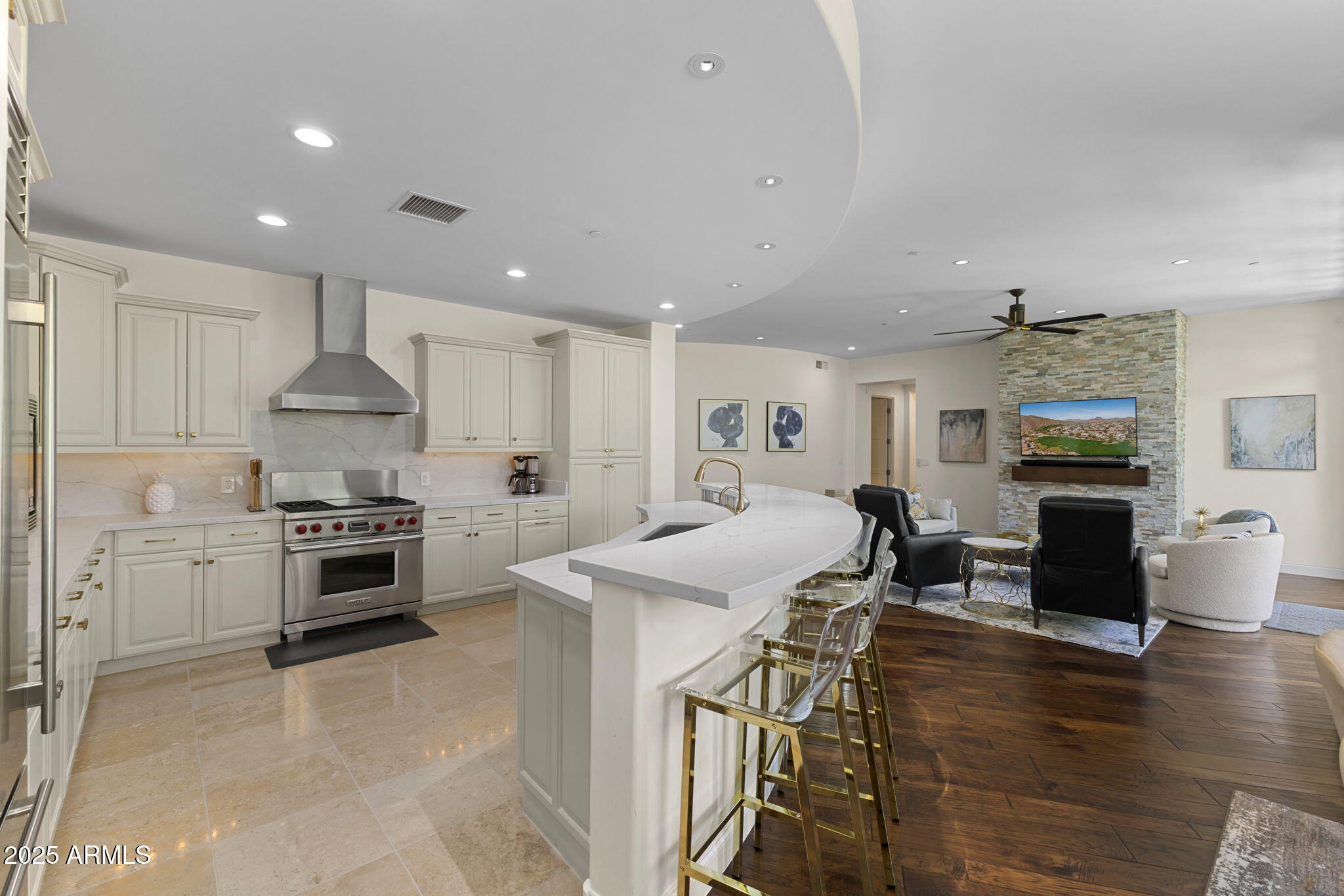 8 E BILTMORE Estate 215