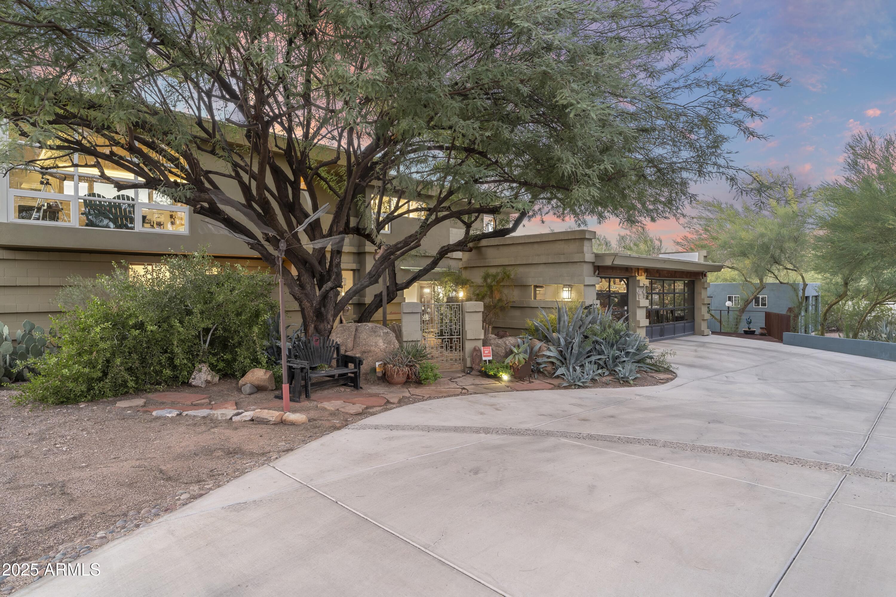 6306 N CAMELBACK MANOR Drive