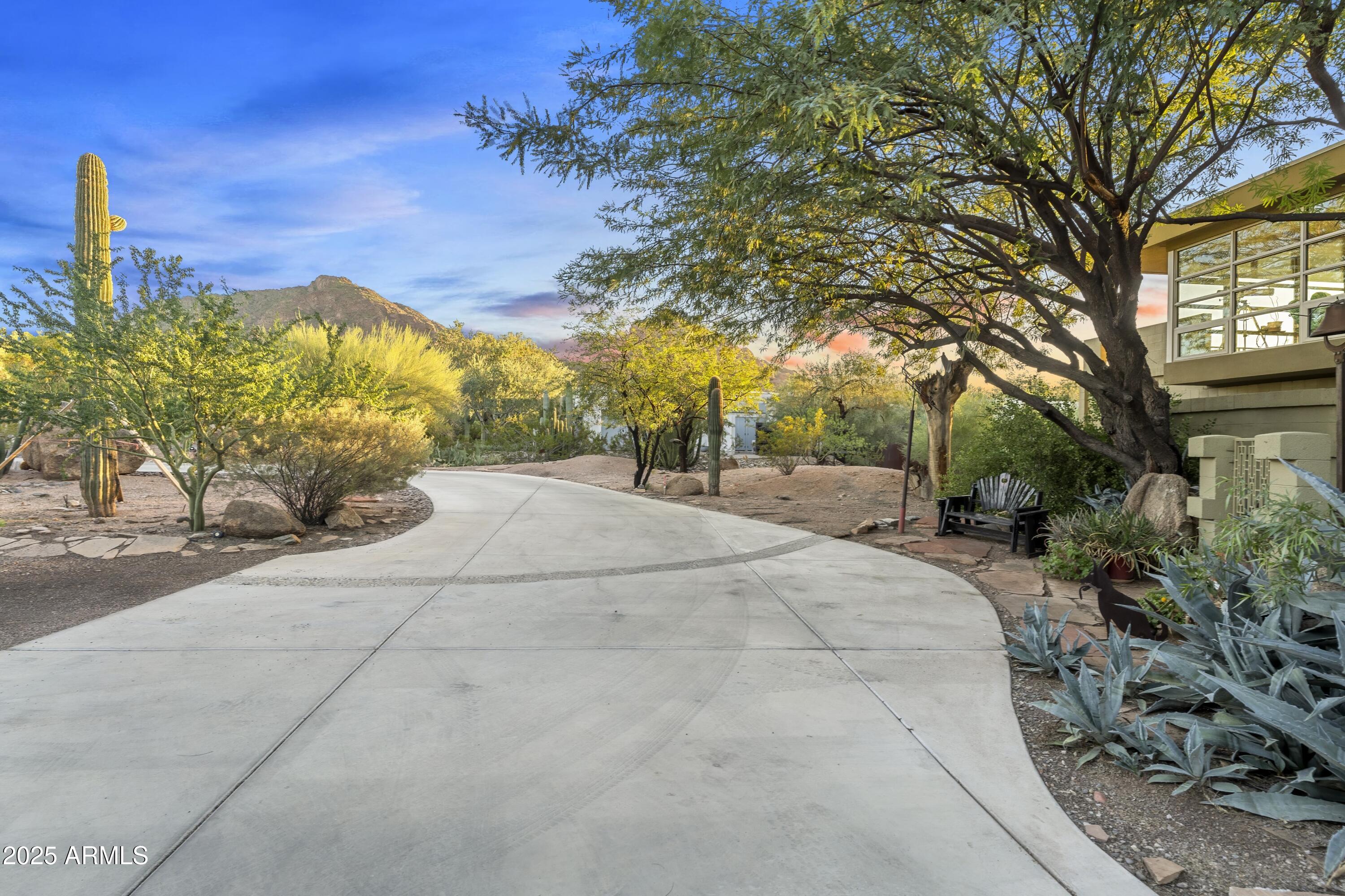 6306 N CAMELBACK MANOR Drive