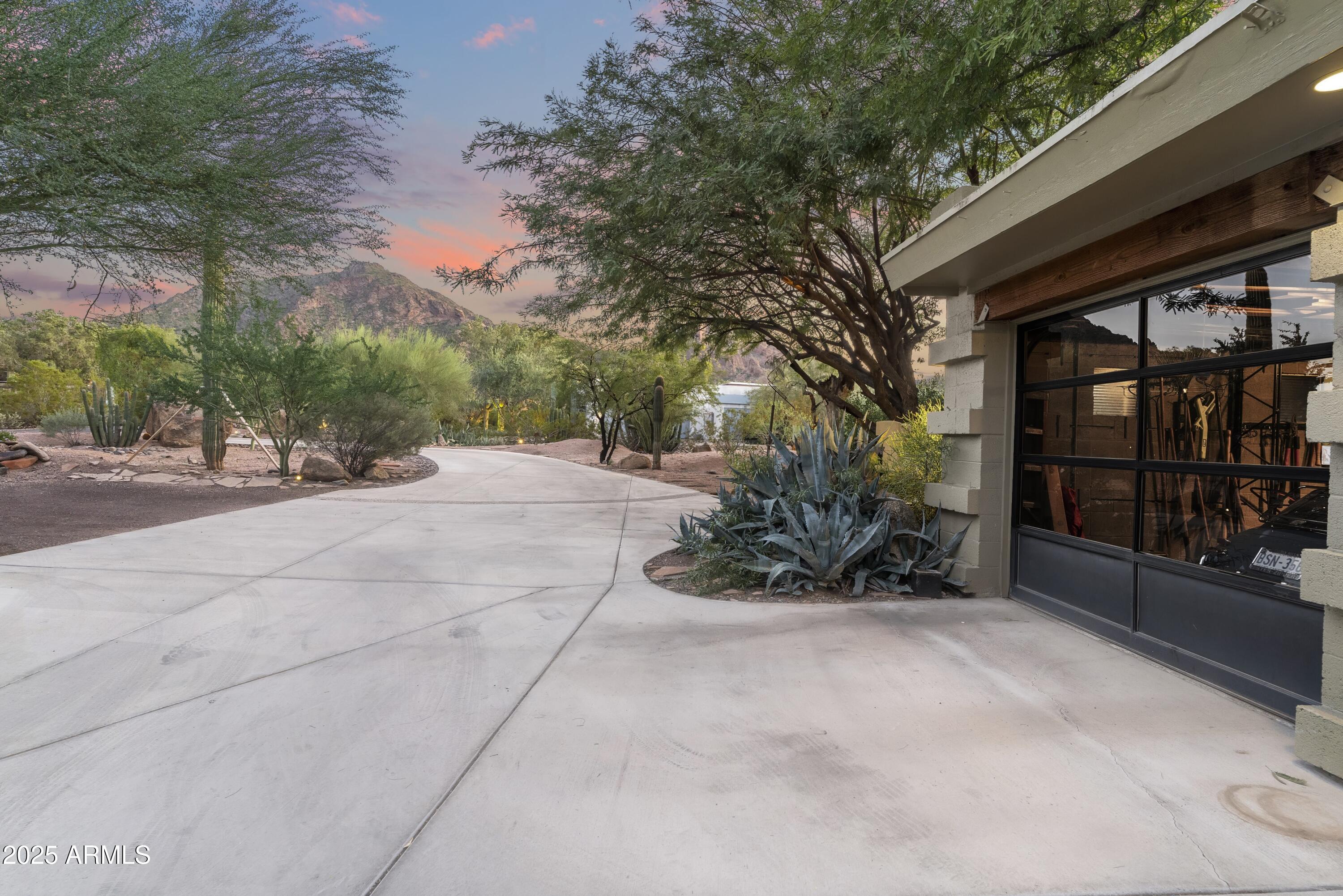 6306 N CAMELBACK MANOR Drive