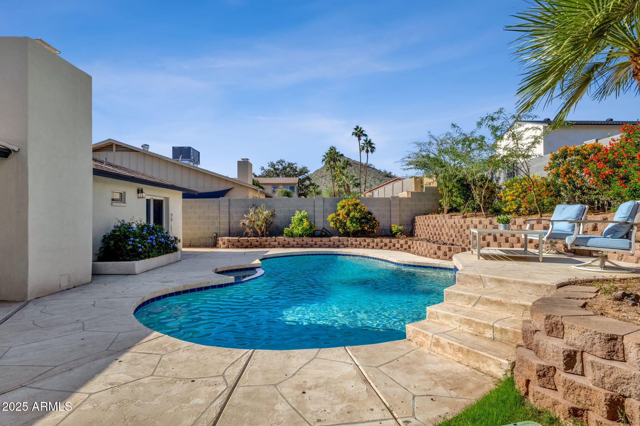 2276 E MERCER Lane