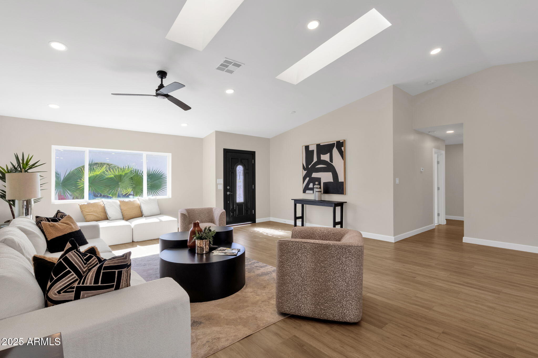 2276 E MERCER Lane