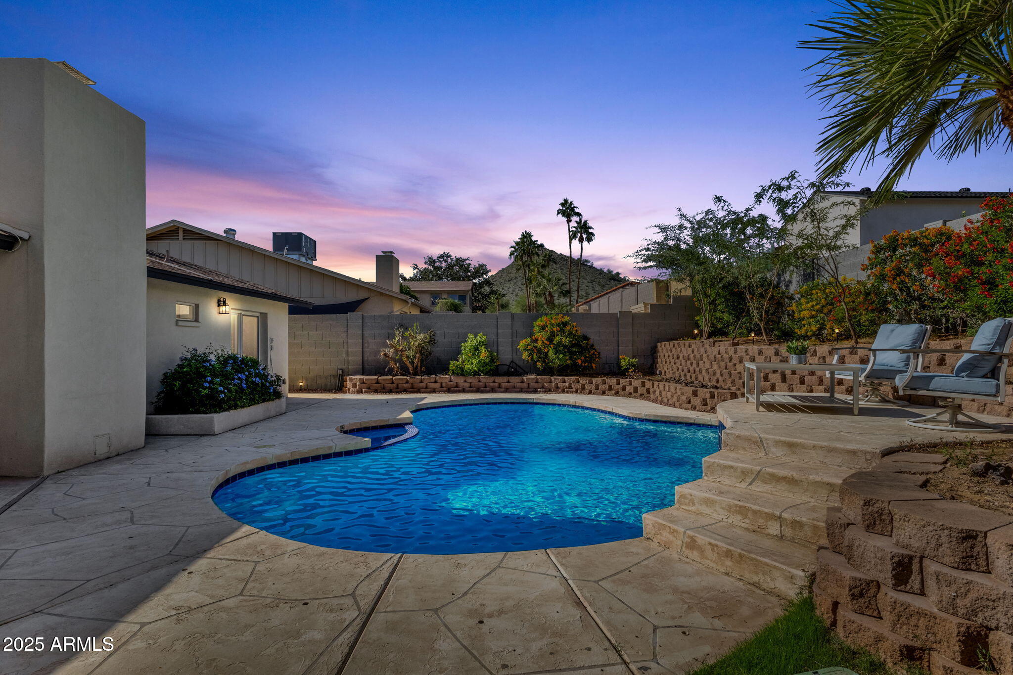 2276 E MERCER Lane