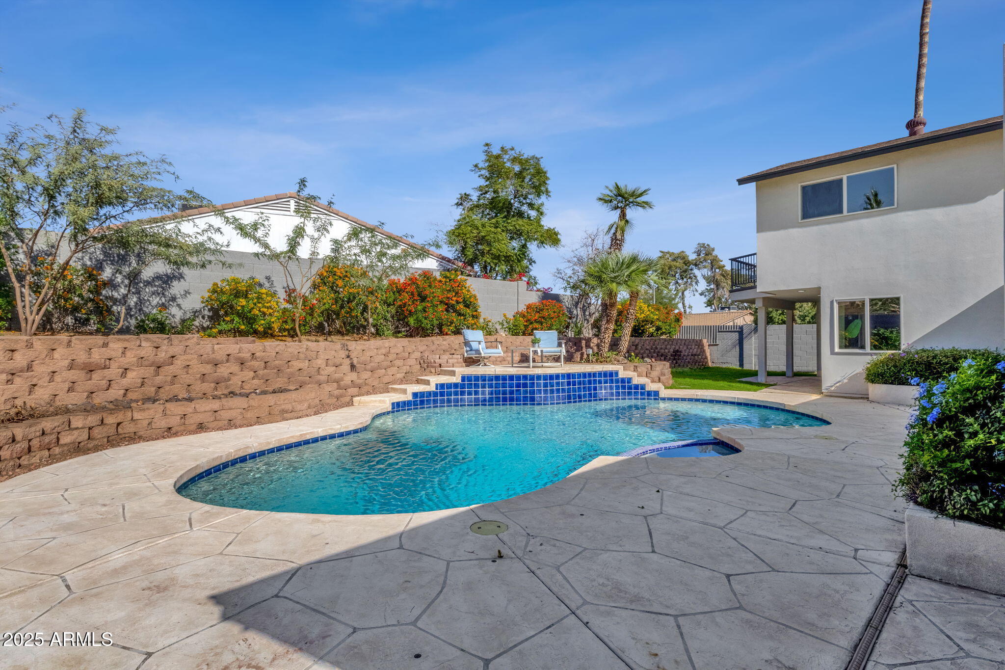 2276 E MERCER Lane
