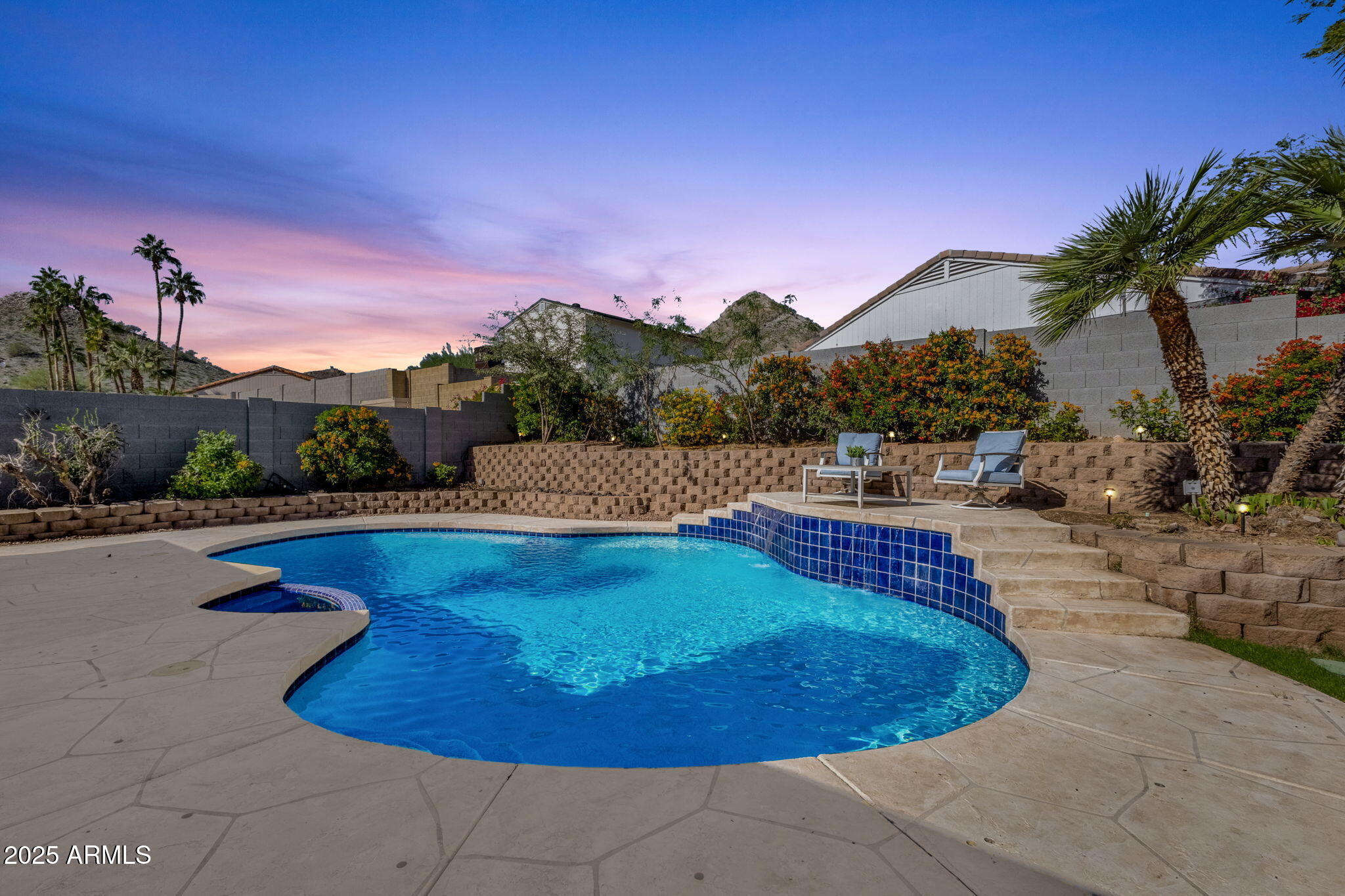 2276 E MERCER Lane
