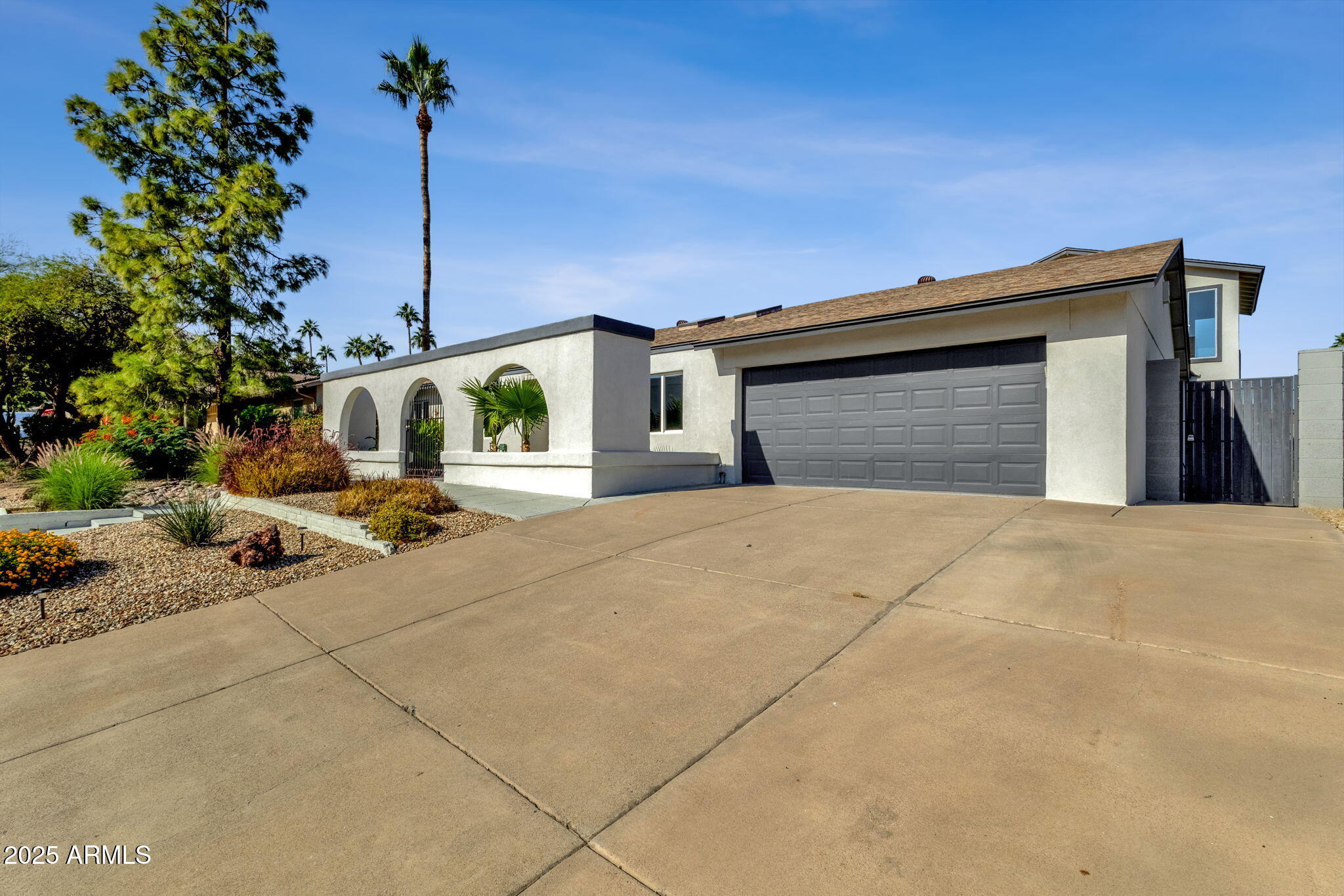 2276 E MERCER Lane